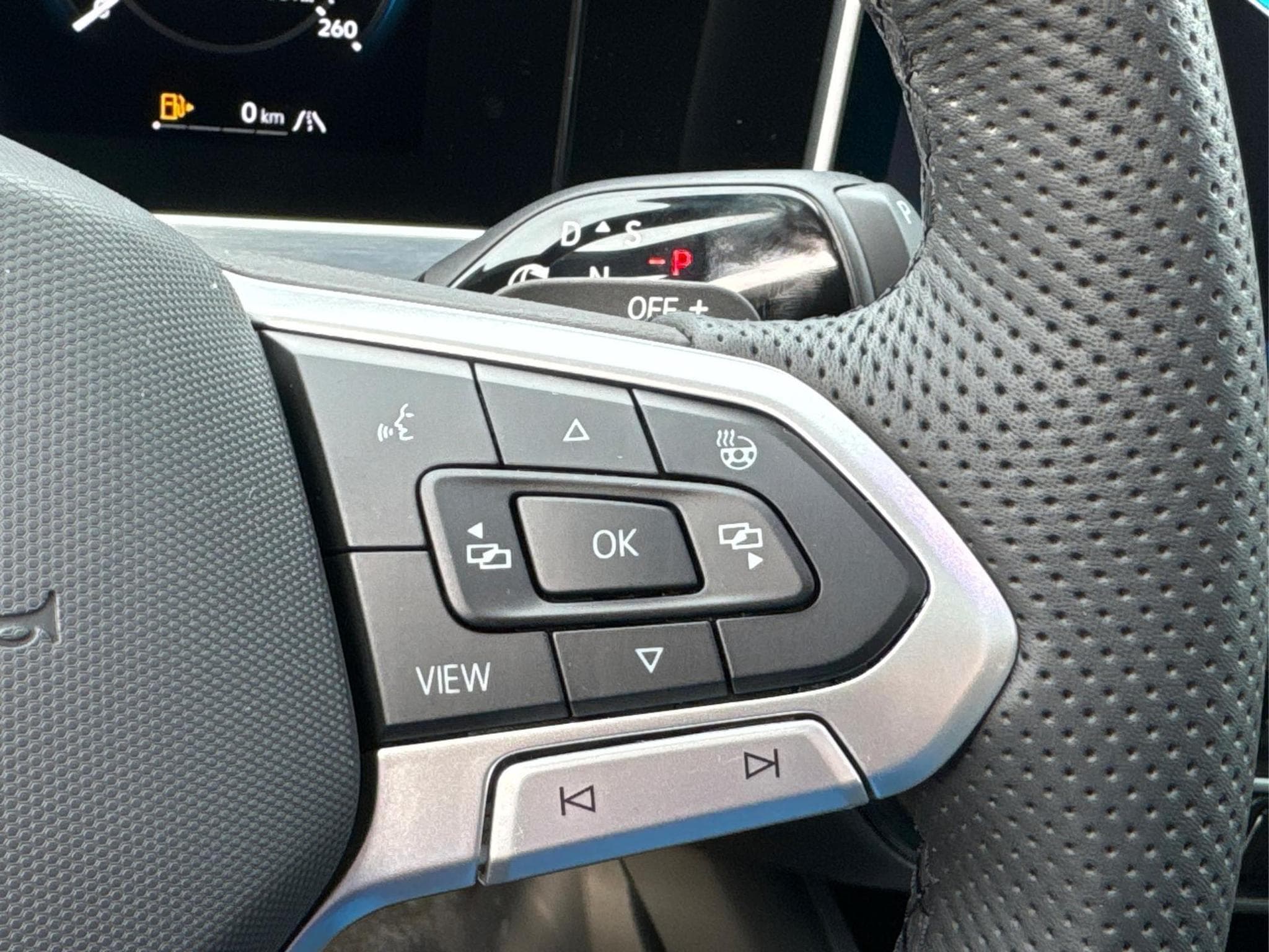 VW Passat Variant R-Line (2026) - Foto 23