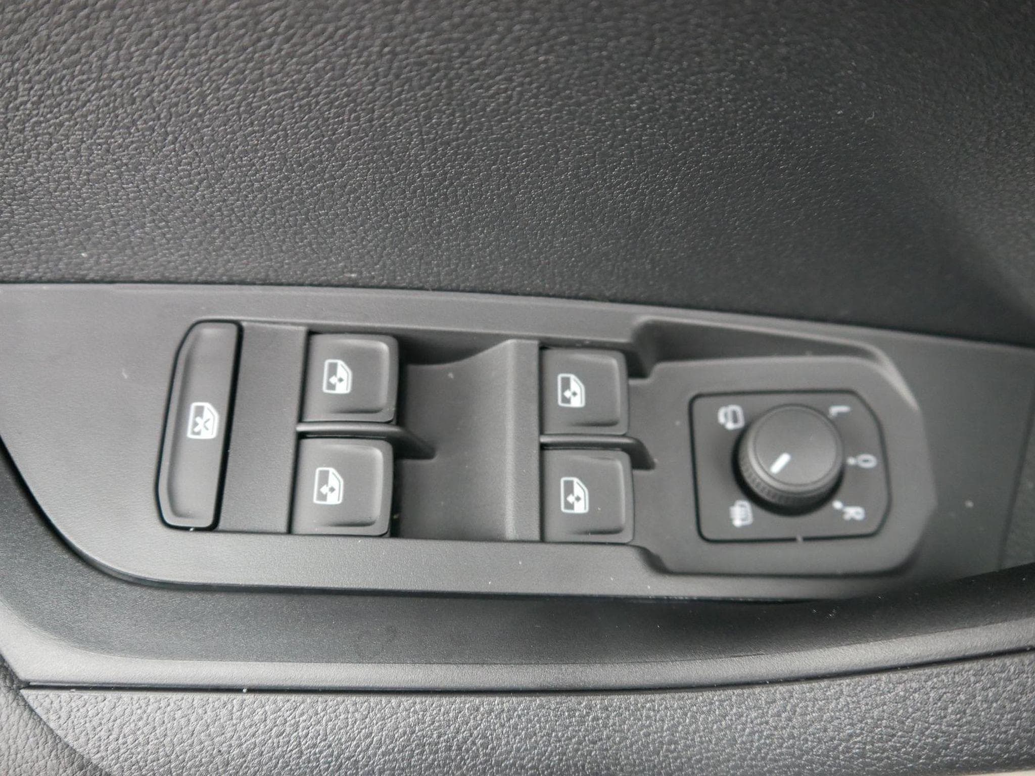 Skoda Karoq Selection (2026) - Foto 10