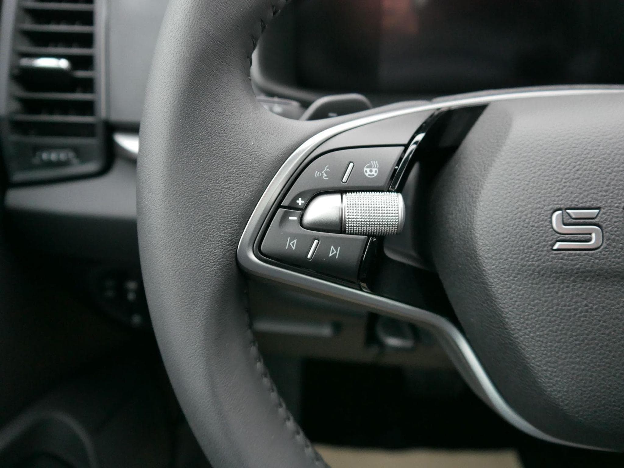 Skoda Karoq Selection (2026) - Foto 13