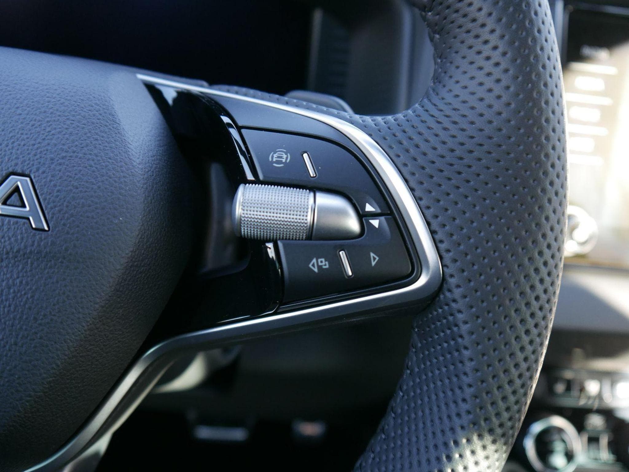 Skoda Karoq Sportline 2.0 TSI 4x4 DSG (2026) - Foto 13