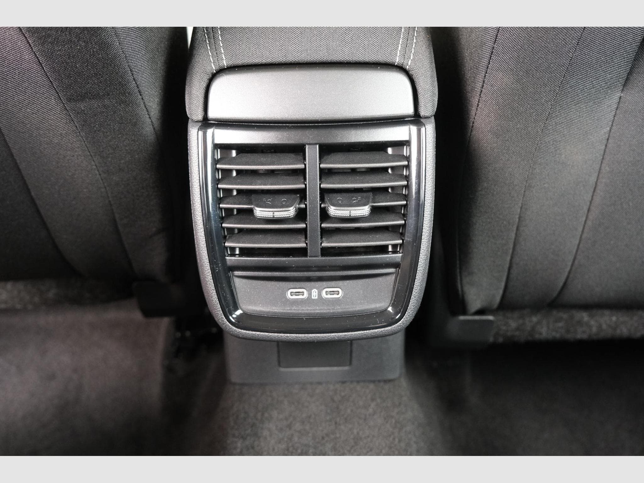 Skoda Kamiq 1.0 TSI DSG (2025) - Foto 24