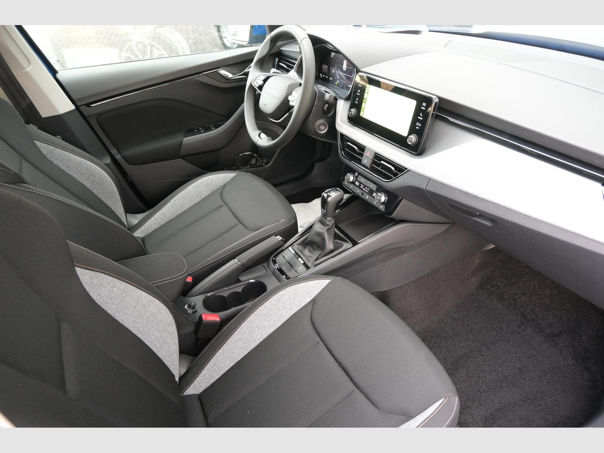 Skoda Kamiq 1.0 TSI DSG (2025) - Foto 6