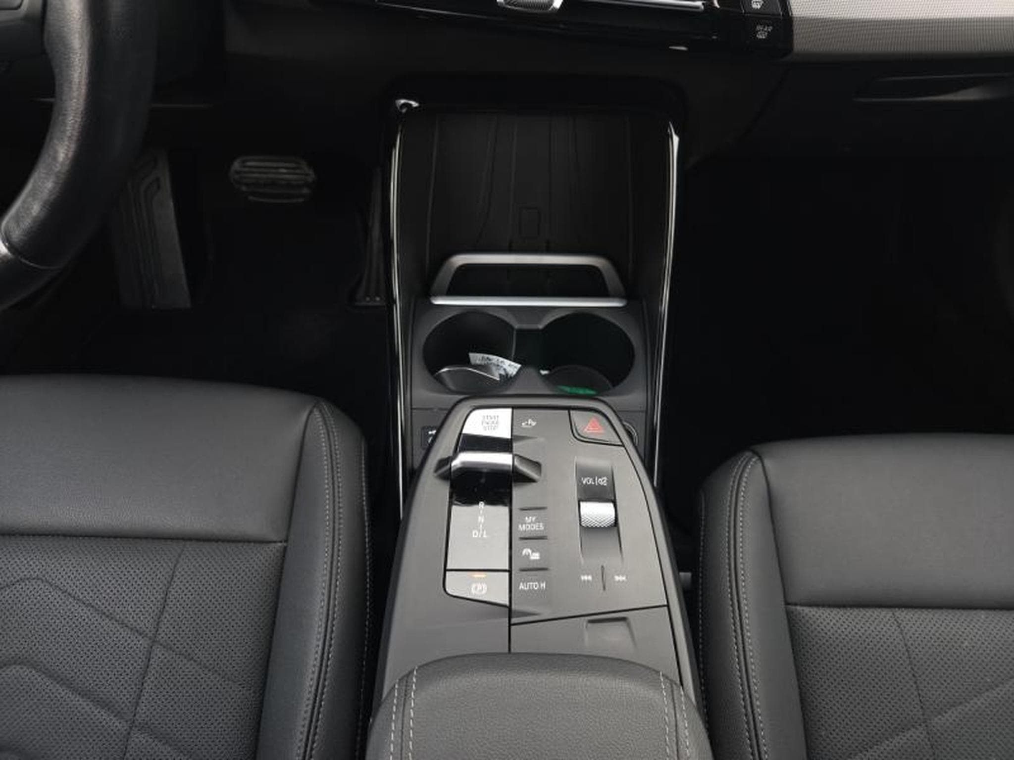BMW 218 Active Tourer / Essence (2023) - Photo 13