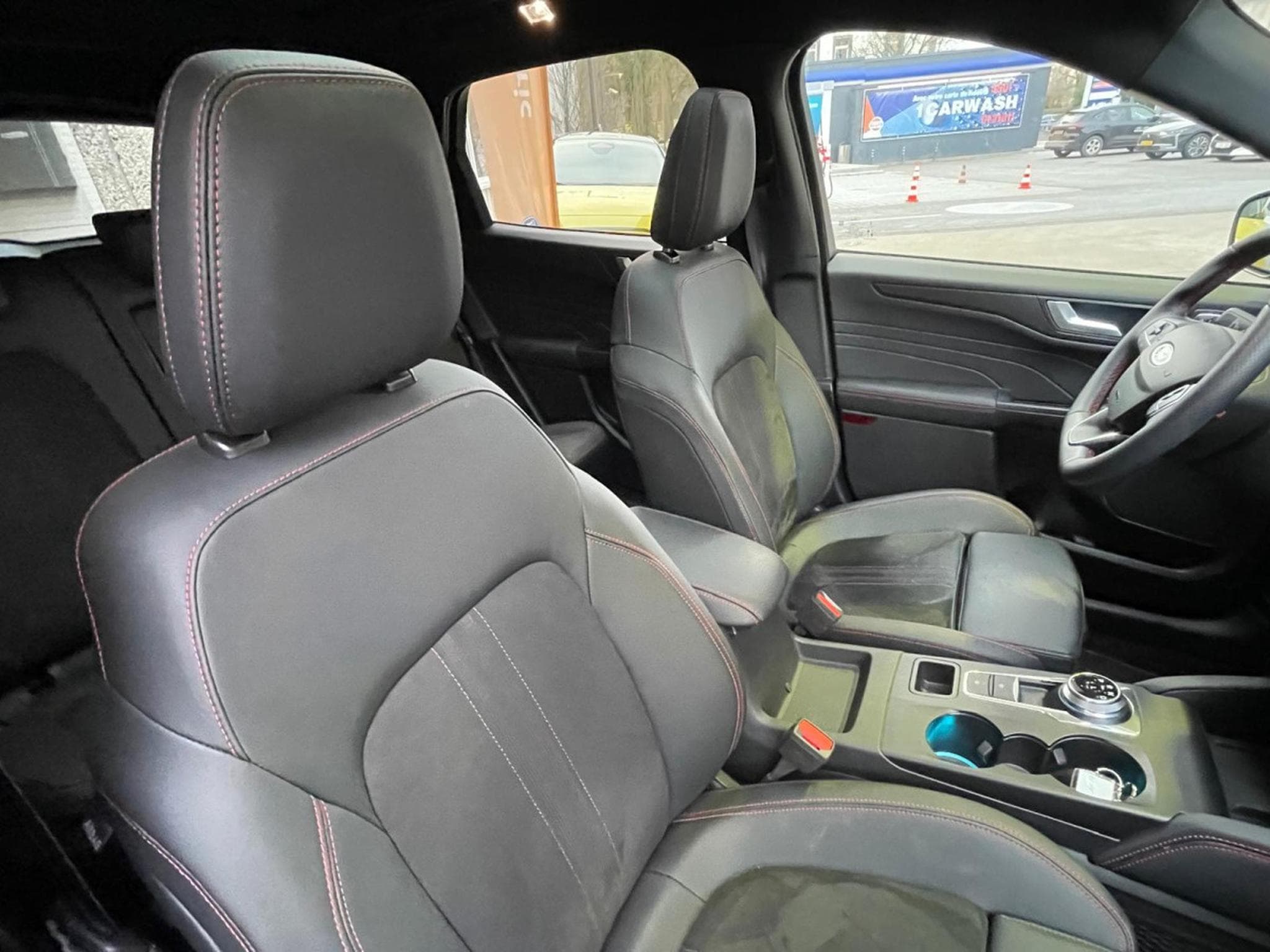 Ford Kuga ST-Line X PHEV 243cv Aut. FWD (2025) - Foto 11