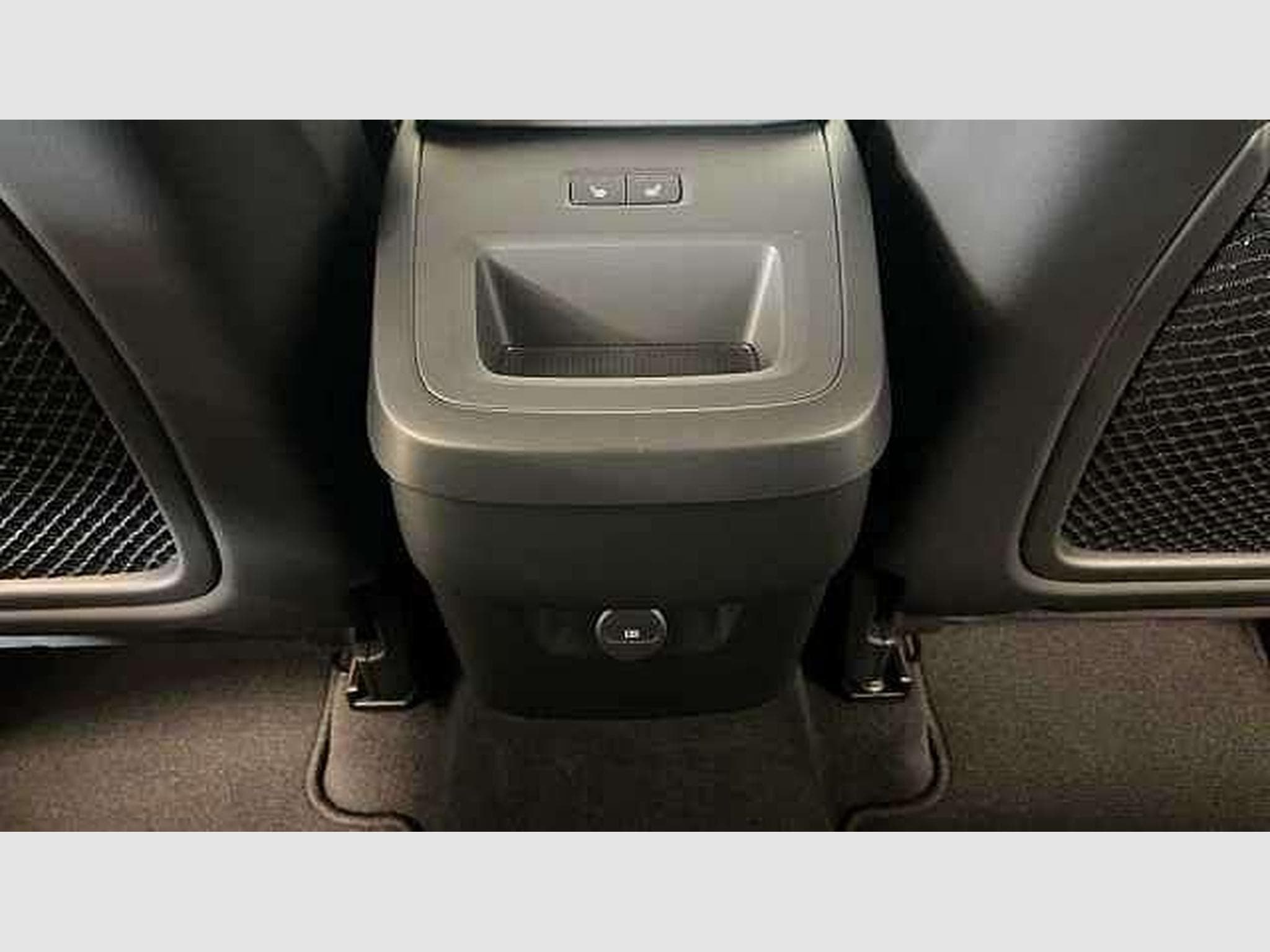 Volvo XC60 Plus Dark (2023) - Photo 19