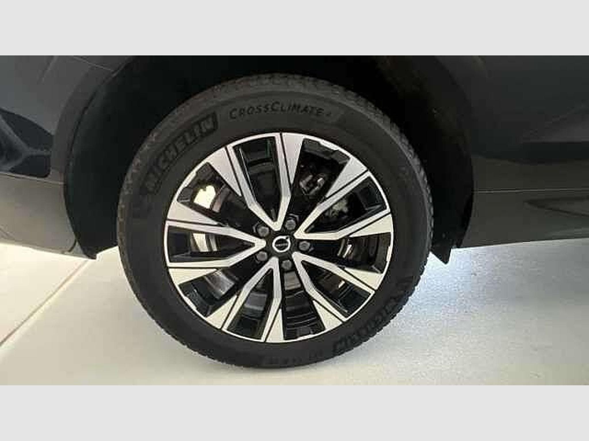 Volvo XC60 Plus Dark (2023) - Photo 22