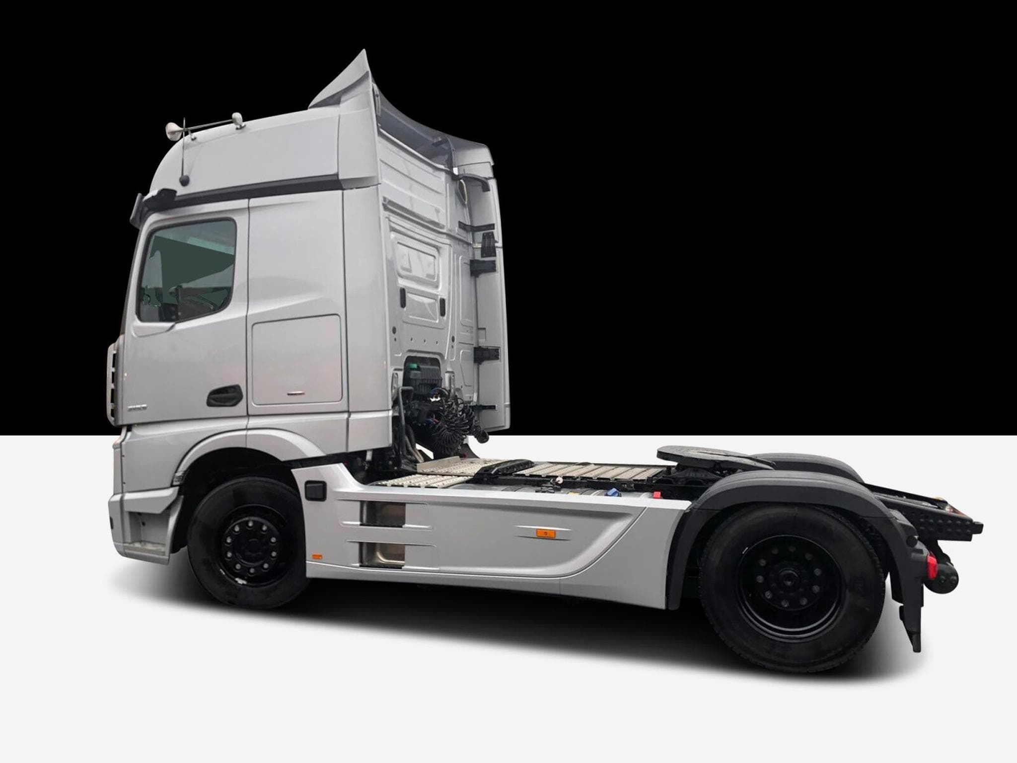 Mercedes Actros 5 1853 LS 4x2 L-FH (1970) - Photo 3