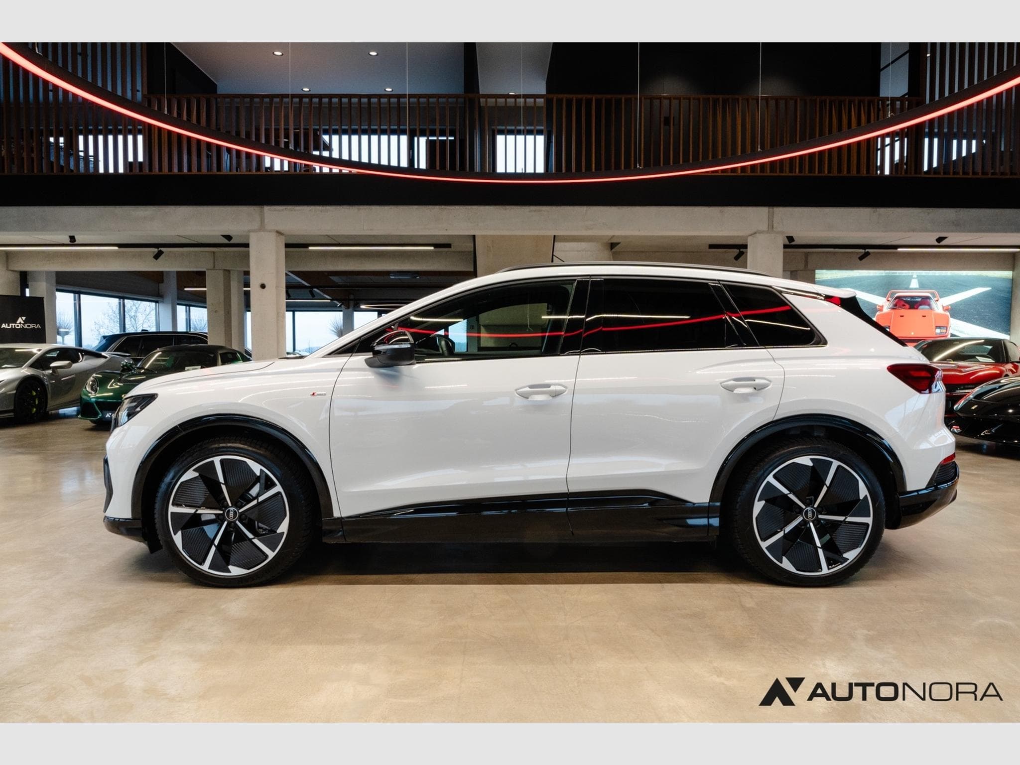 Audi Q4 e-tron 55 quattro S-Line Edition (2024) - Photo 7