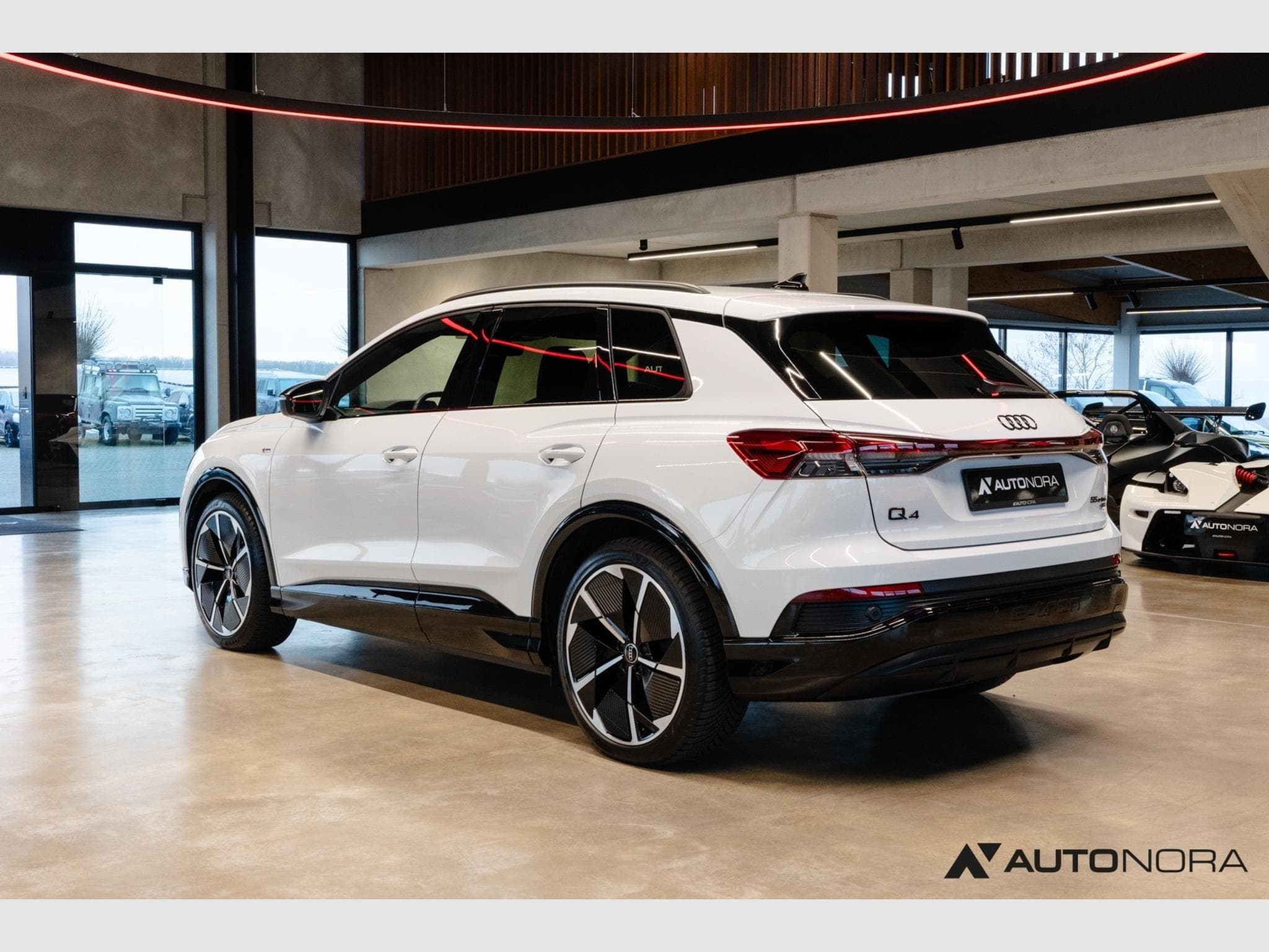 Audi Q4 e-tron 55 quattro S-Line Edition (2024) - Photo 2