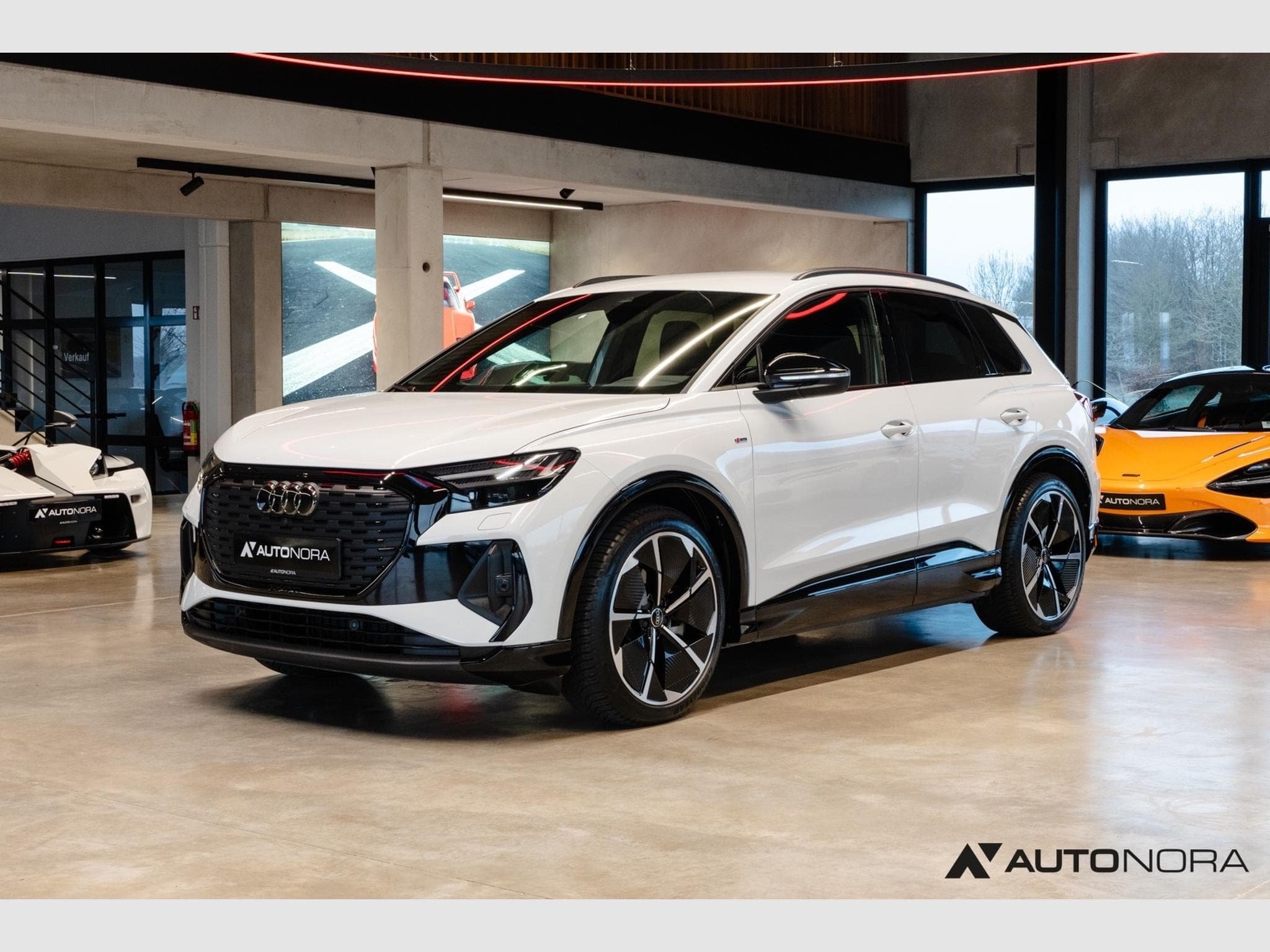 Audi Q4 e-tron 55 quattro S-Line Edition (2024) - Photo 1