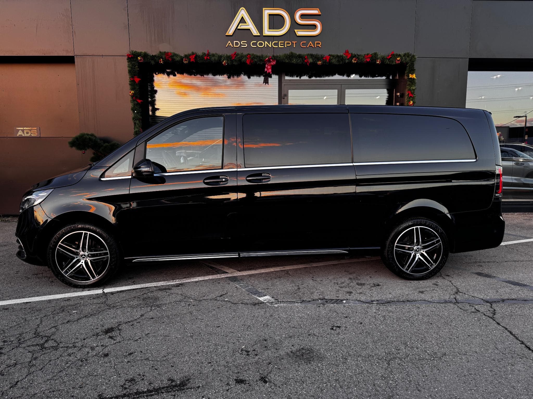 Mercedes V 300 EXCLUSIVE EXTRA LONGUE L3 4MATIC AIRMATIC 2.0L 237CV (2025) - Photo 2