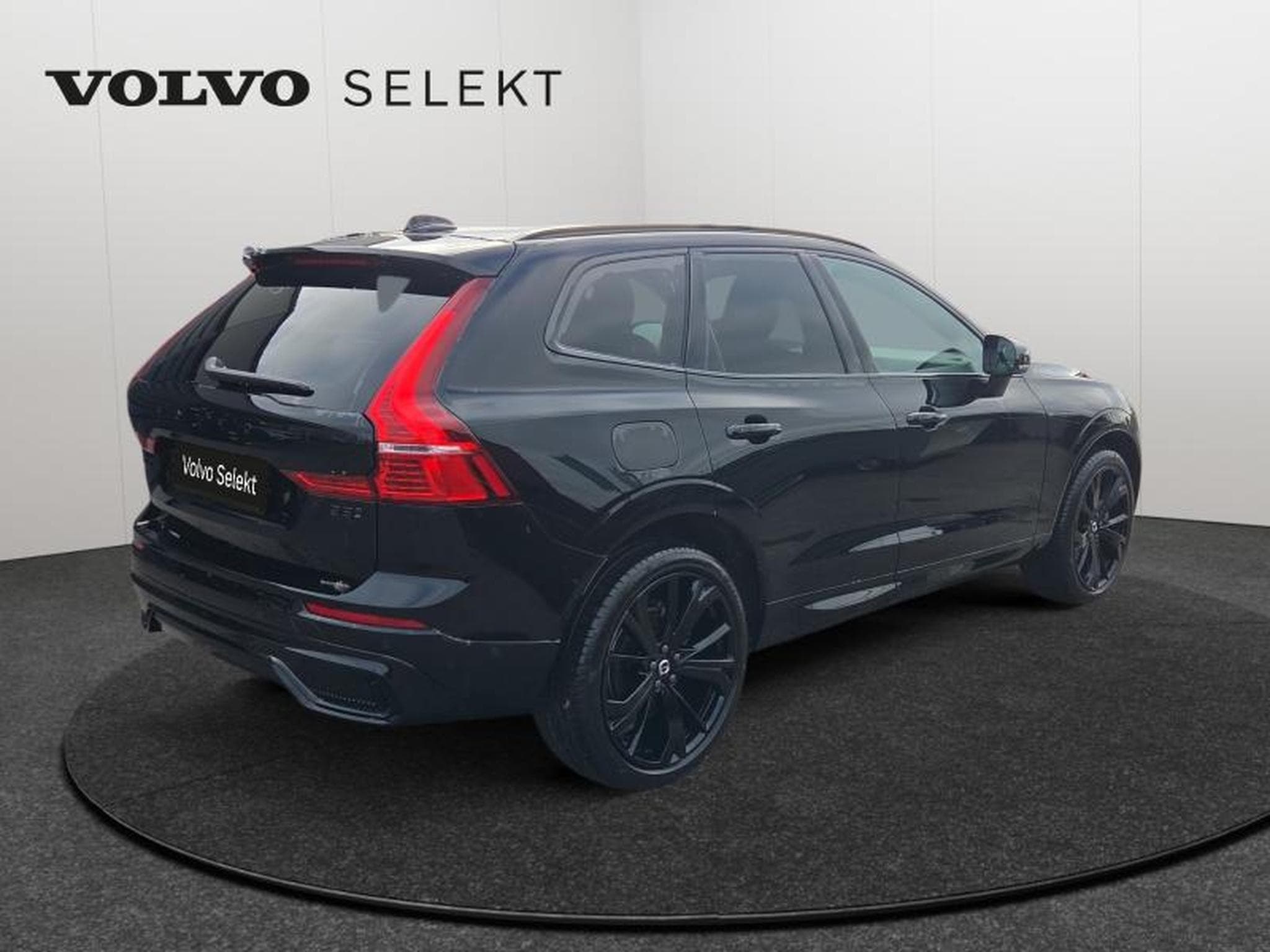 Volvo XC60 B5 Black Edition Plus / Essence (2025) - Photo 2