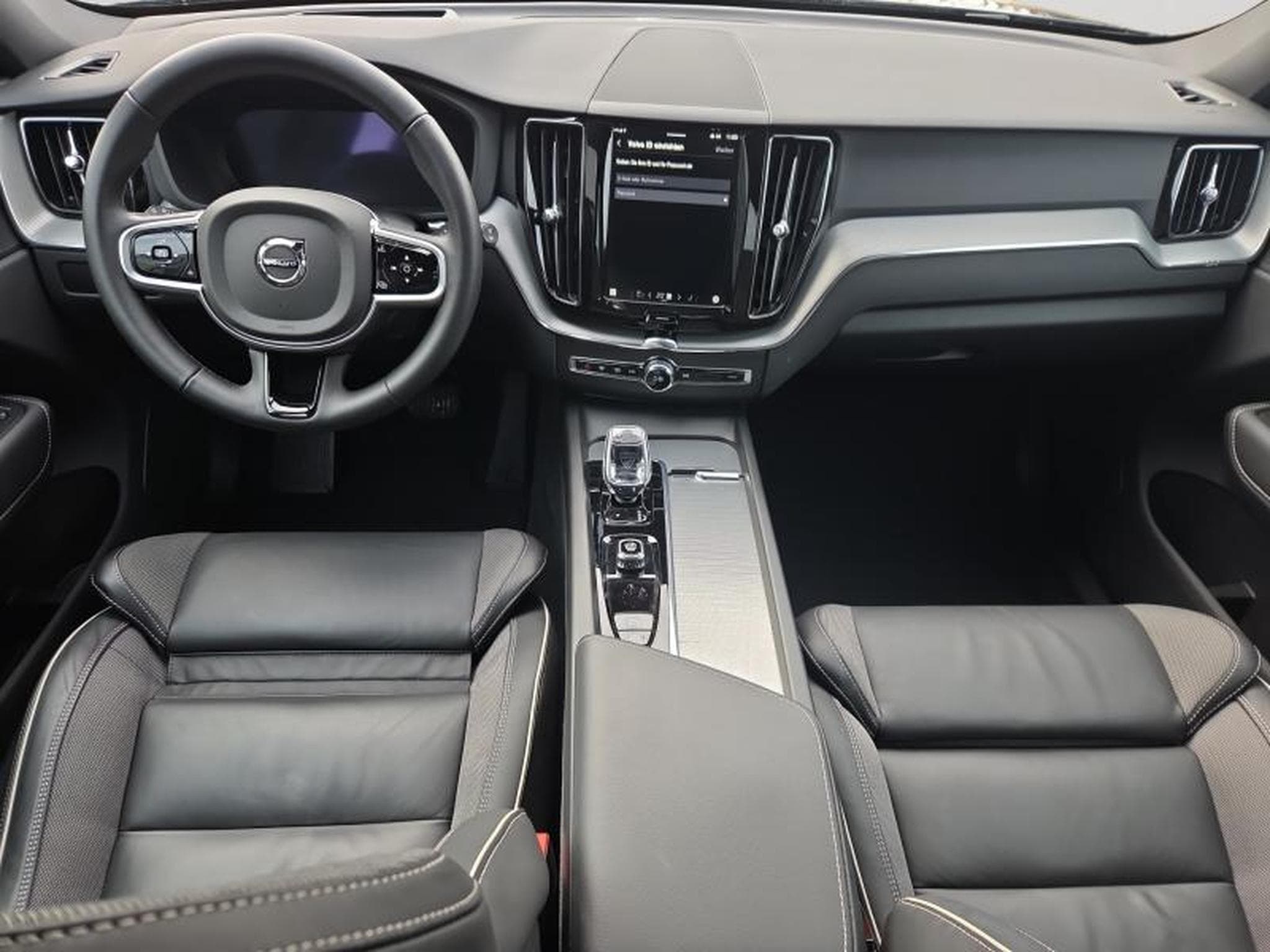 Volvo XC60 B5 Black Edition Plus / Essence (2025) - Photo 3