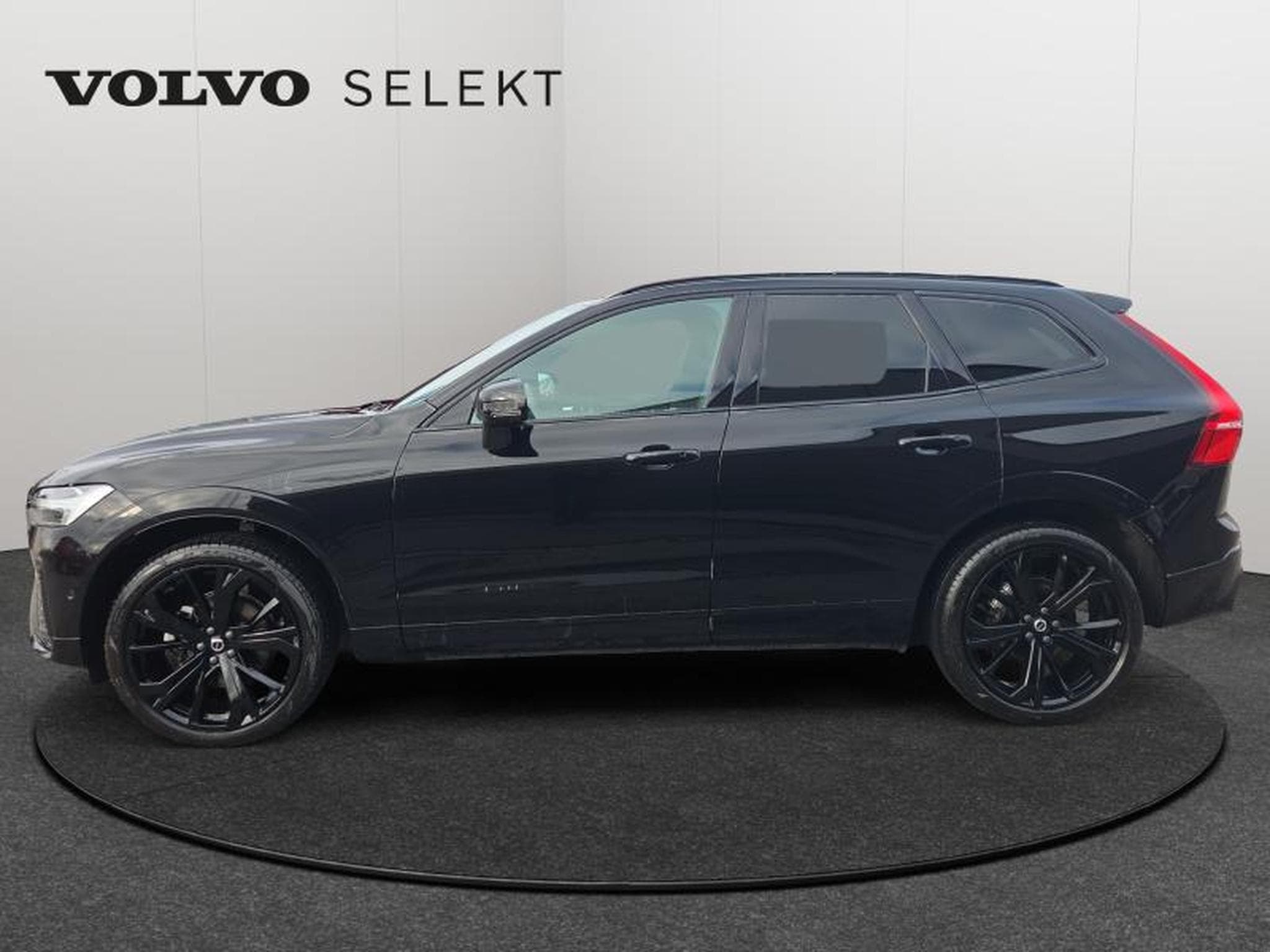 Volvo XC60 B5 Black Edition Plus / Essence (2025) - Photo 4