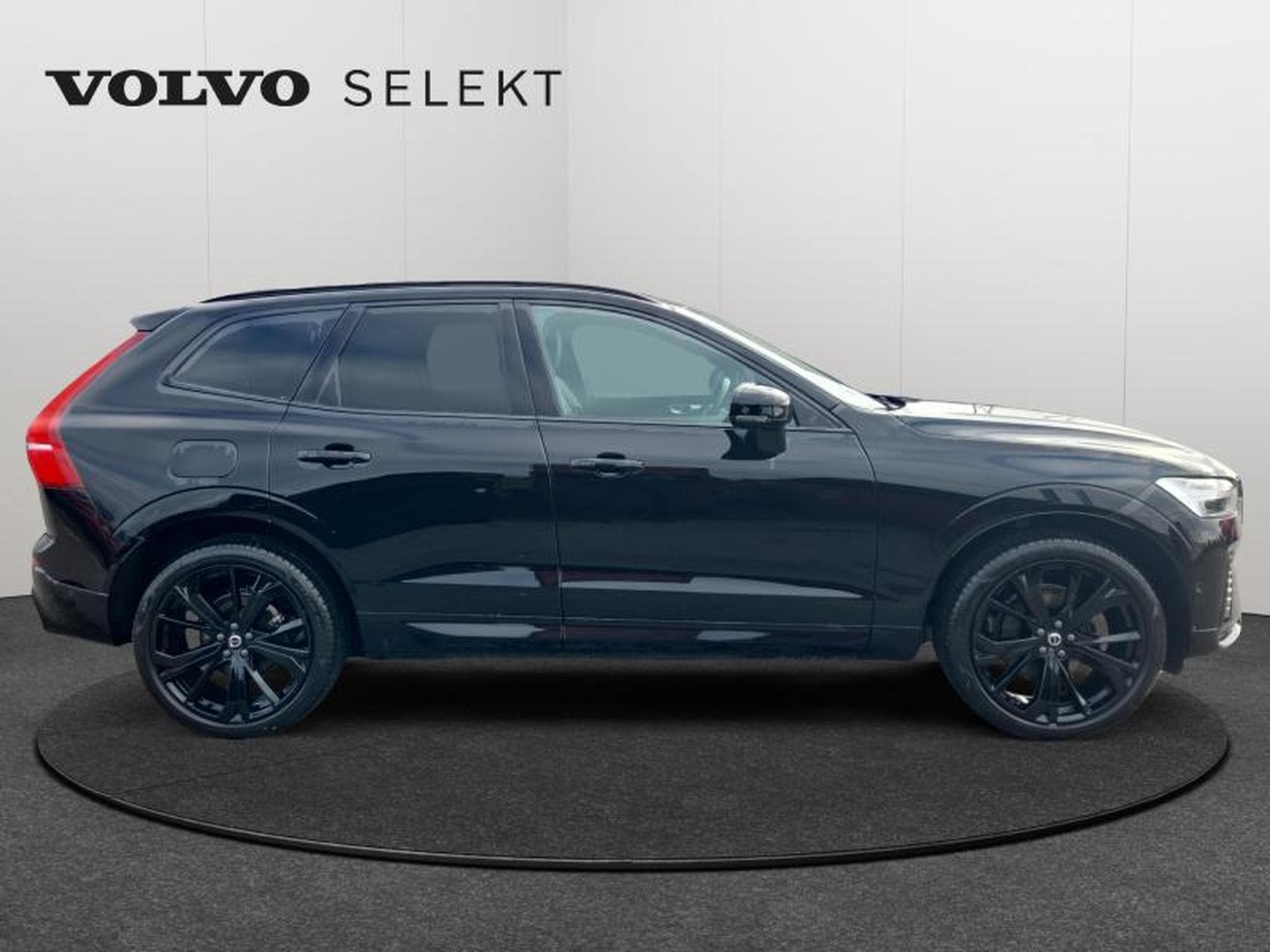 Volvo XC60 B5 Black Edition Plus / Essence (2025) - Photo 7