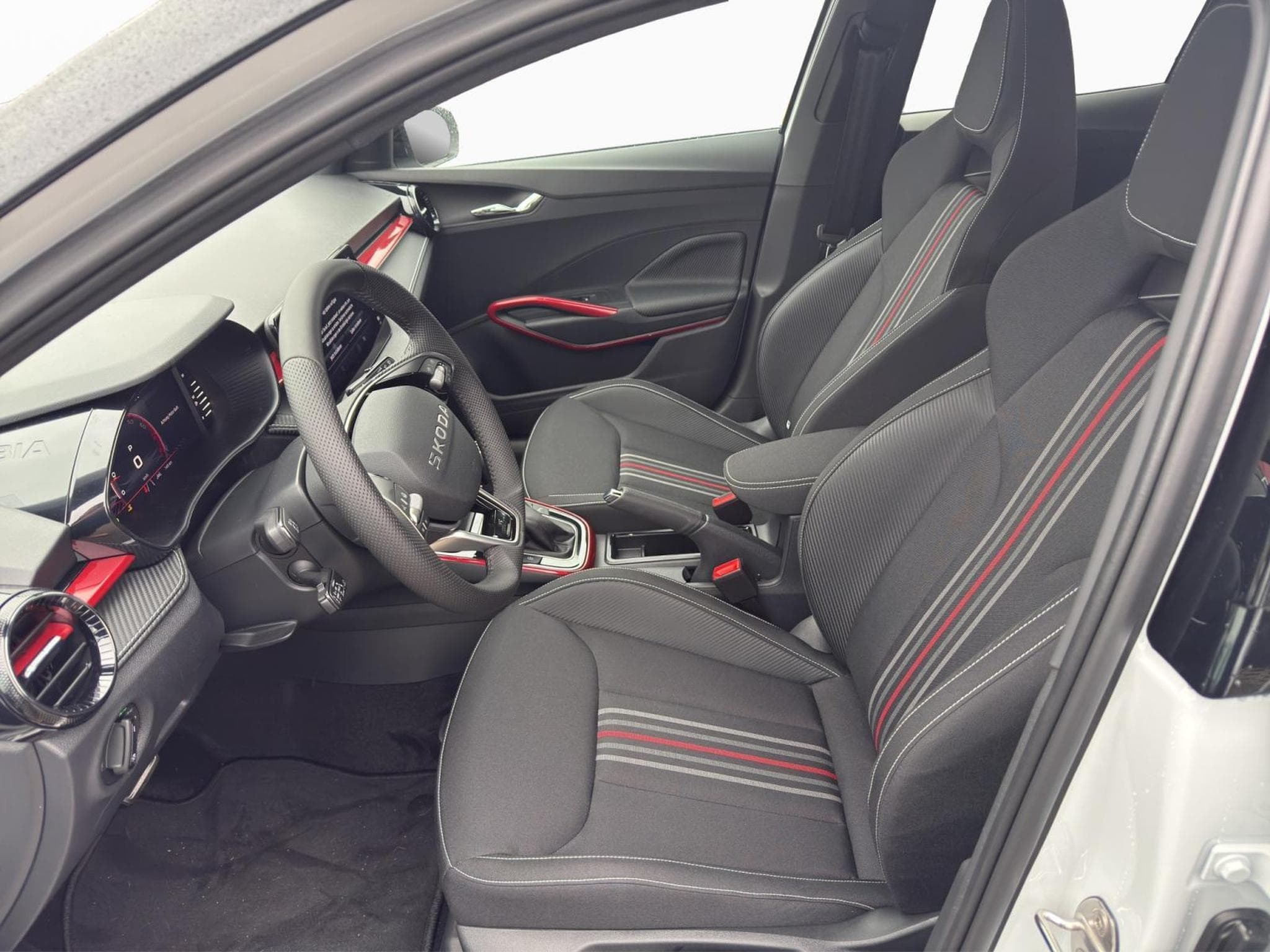 Skoda Fabia Monte Carlo (2026) - Photo 9