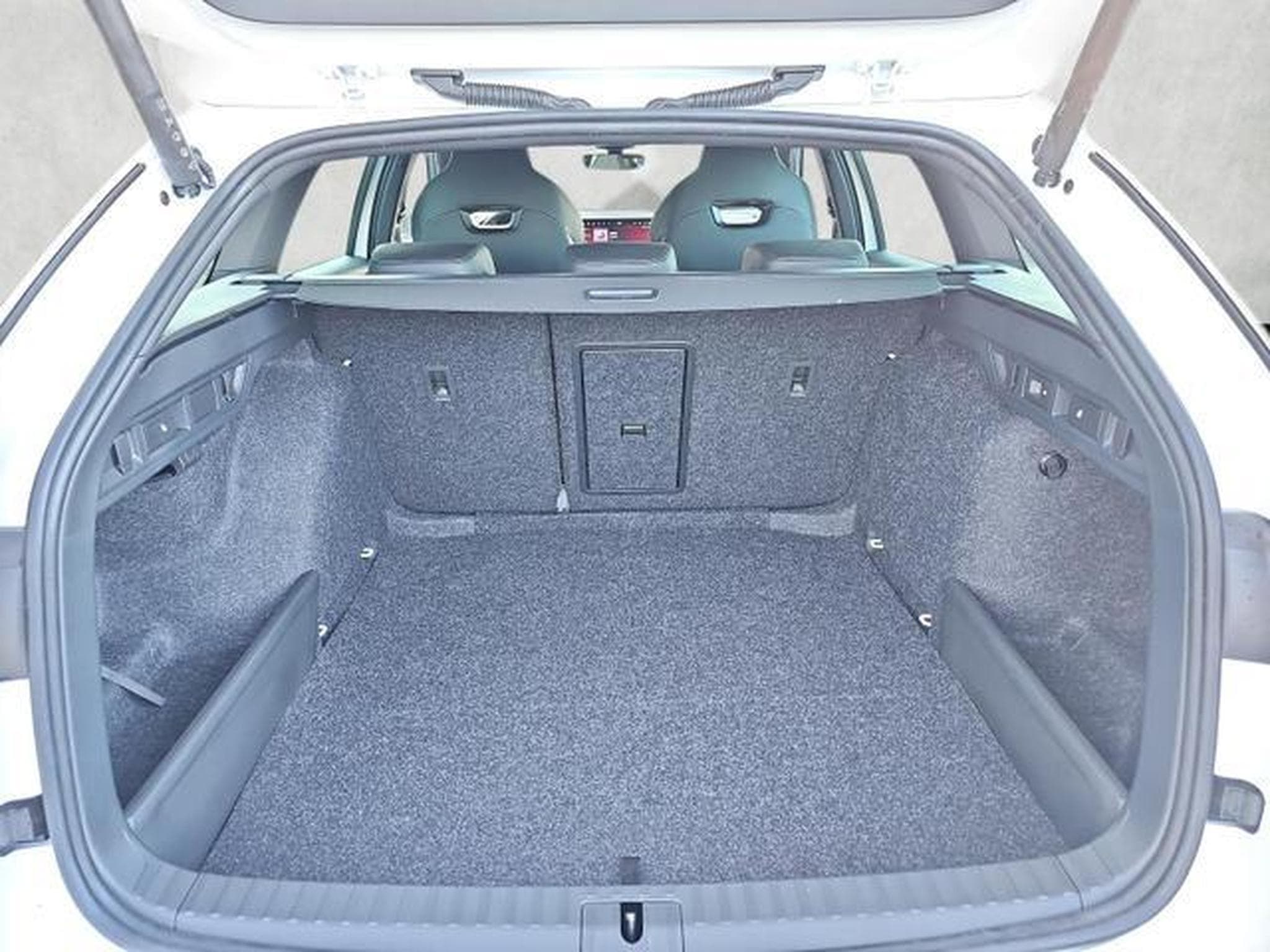 Skoda Octavia 1.5 TSI mHEV 110 kW Sportline (2025) - Foto 1