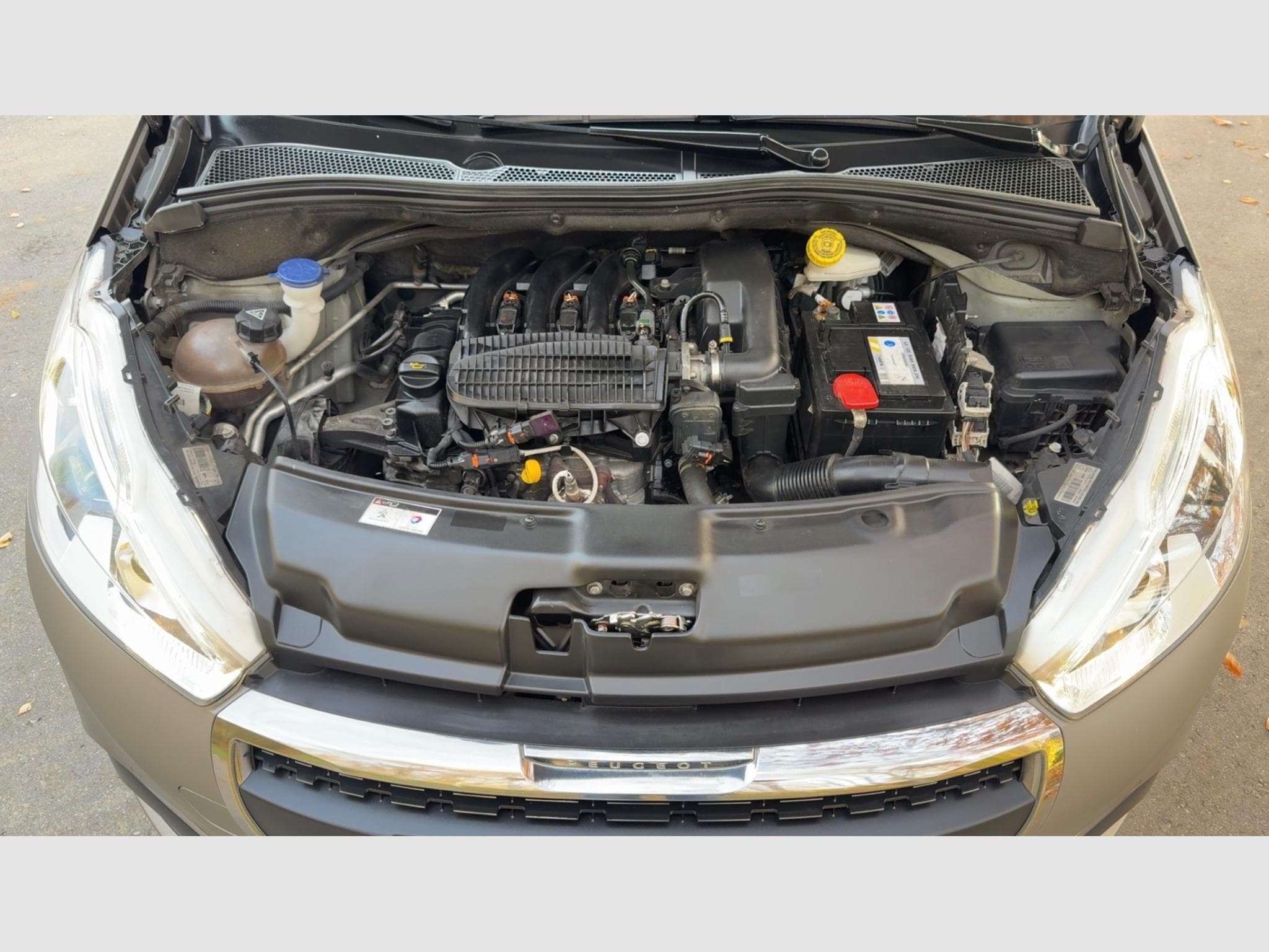 Peugeot 208 1.2 (2015) - Photo 6