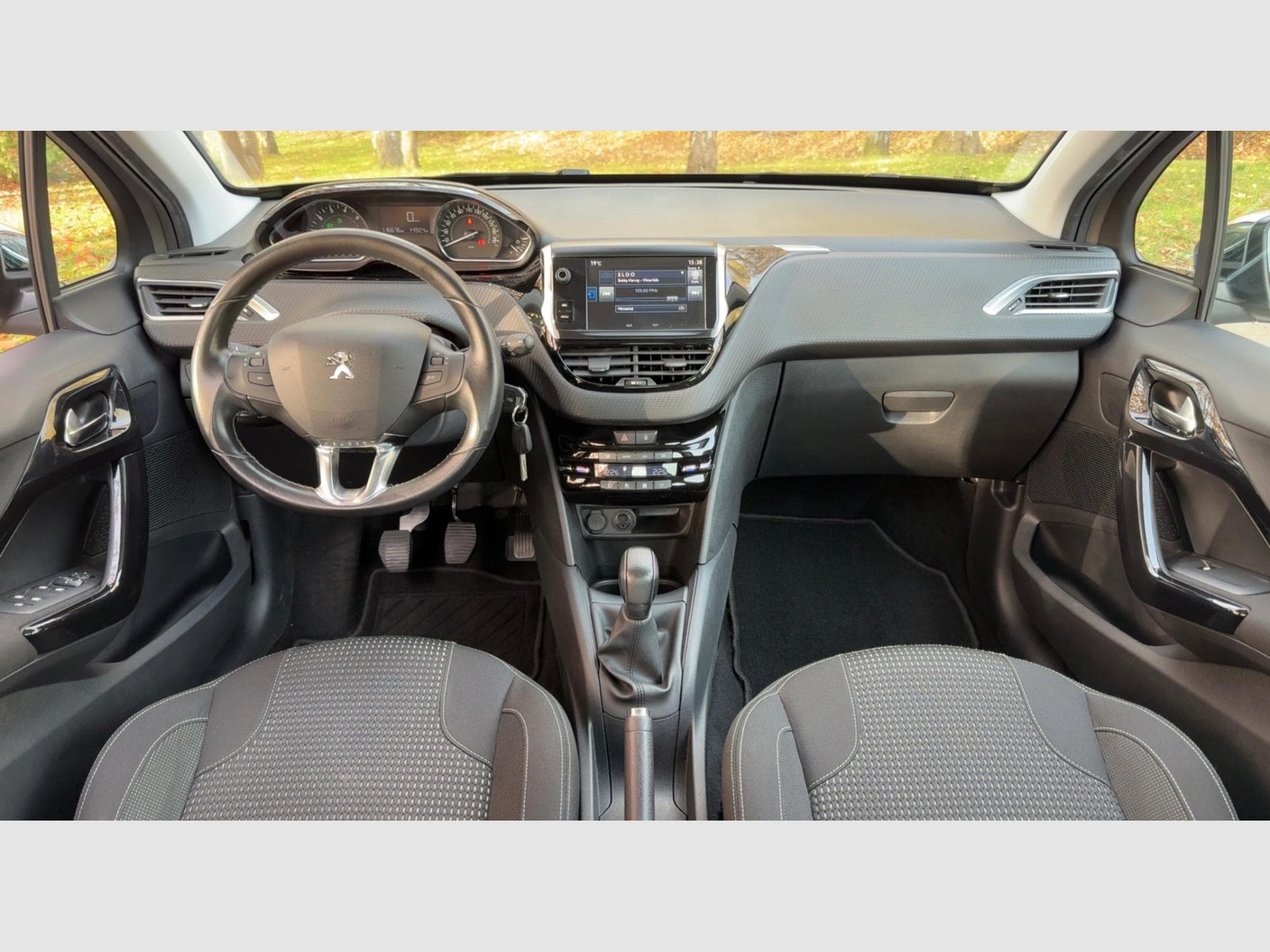 Peugeot 208 1.2 (2015) - Photo 7