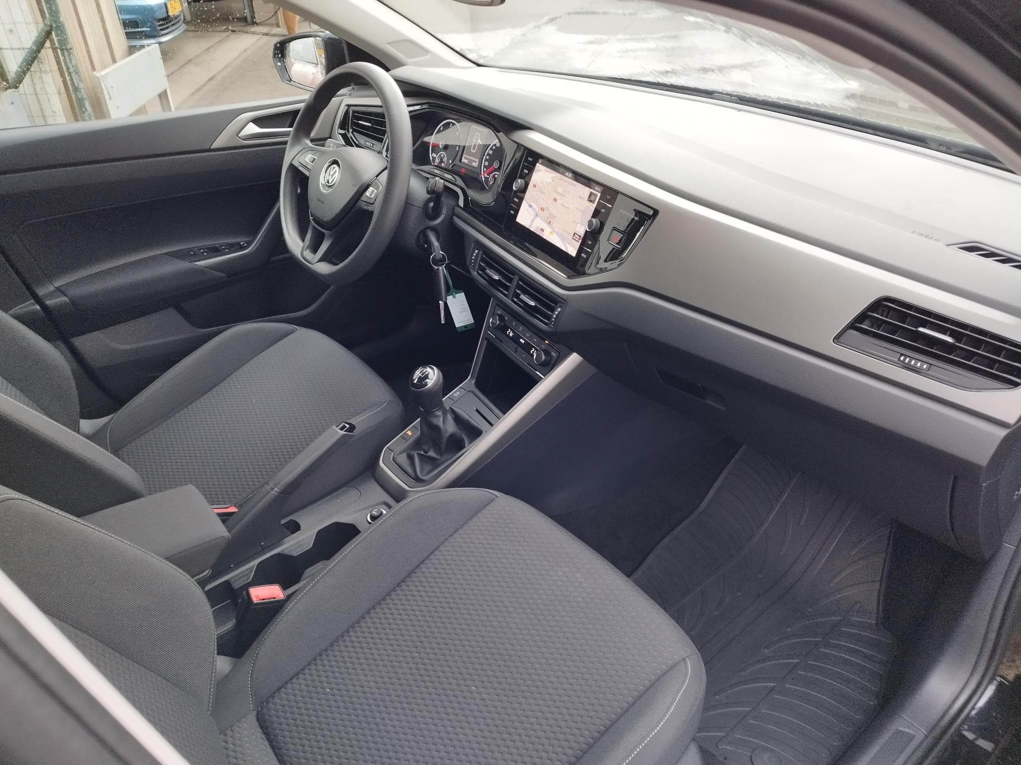 VW Polo 1.6 TDI 95 (2018) - Foto 11