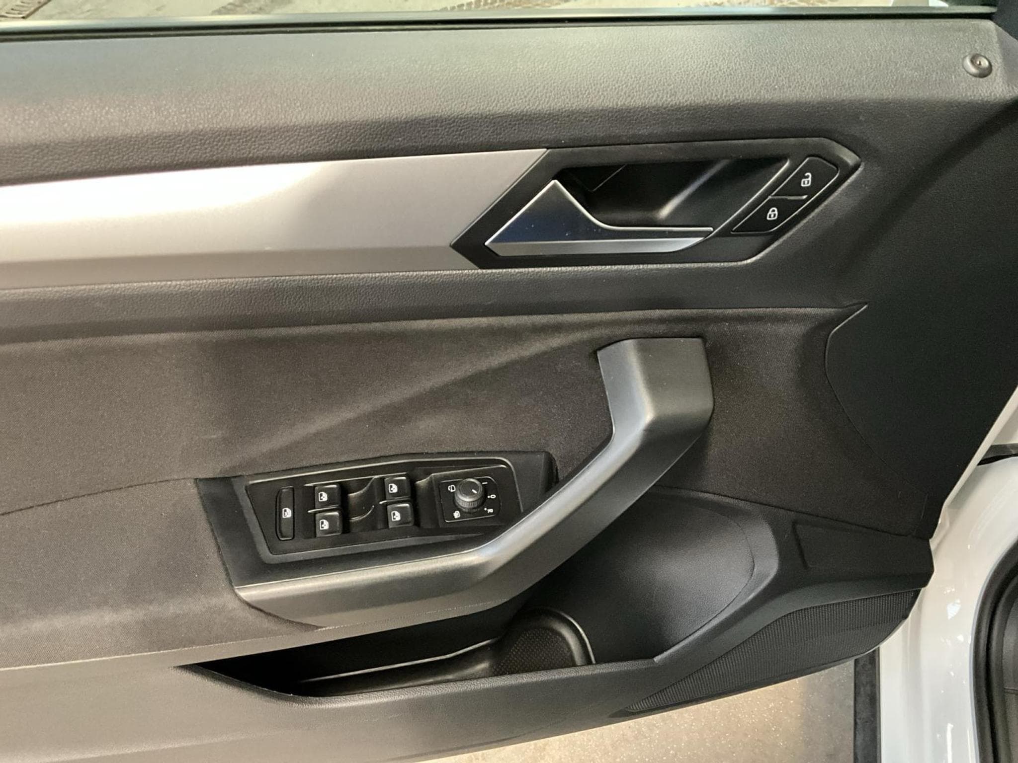 VW T-Roc Life+BVM+RearView+LED (2023) - Foto 14