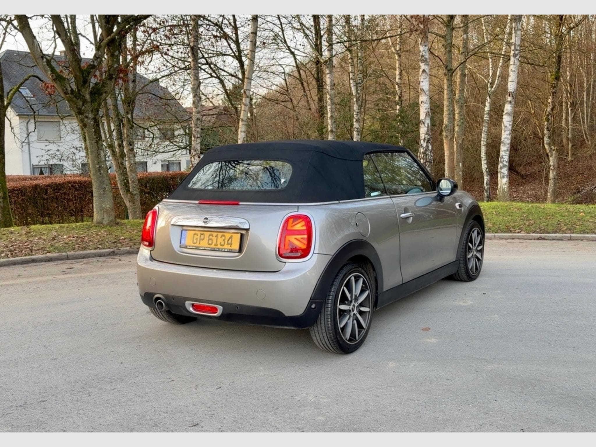Mini Cabrio Cooper (2018) - Photo 6