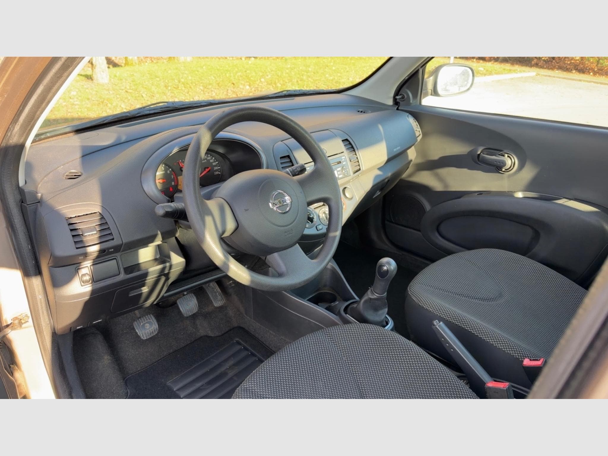 Nissan Micra 1.2 (2008) - Photo 8