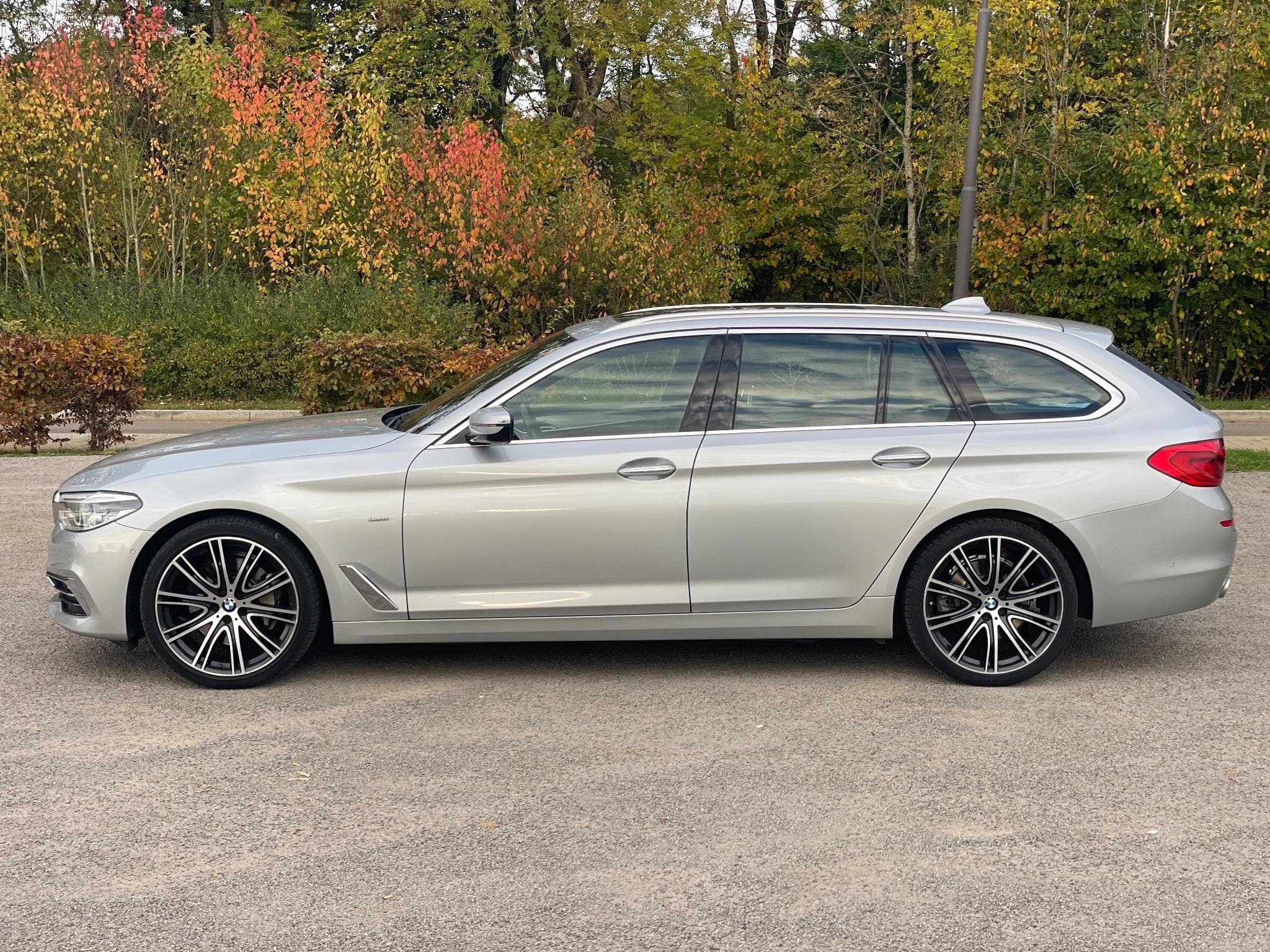 BMW 525 LUXURY-LINE (2017) - Foto 3