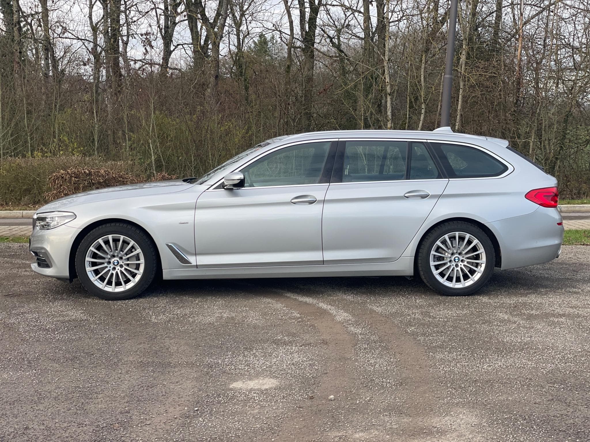 BMW 525 LUXURY-LINE (2017) - Foto 6