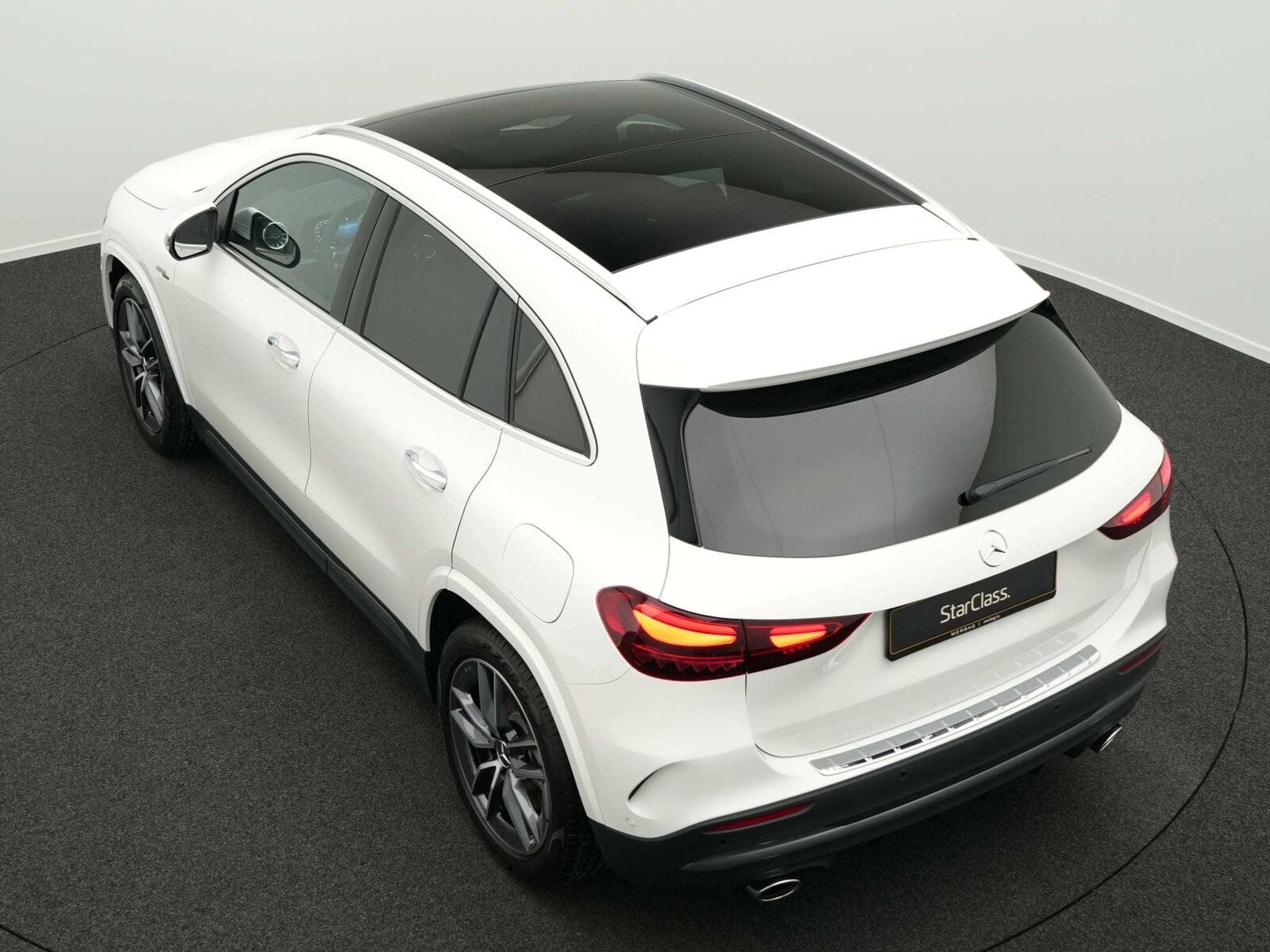 Mercedes GLA 35 AMG 4MATIC Multi+360°+Pano+Kamera+Memo (2024) - Photo 11