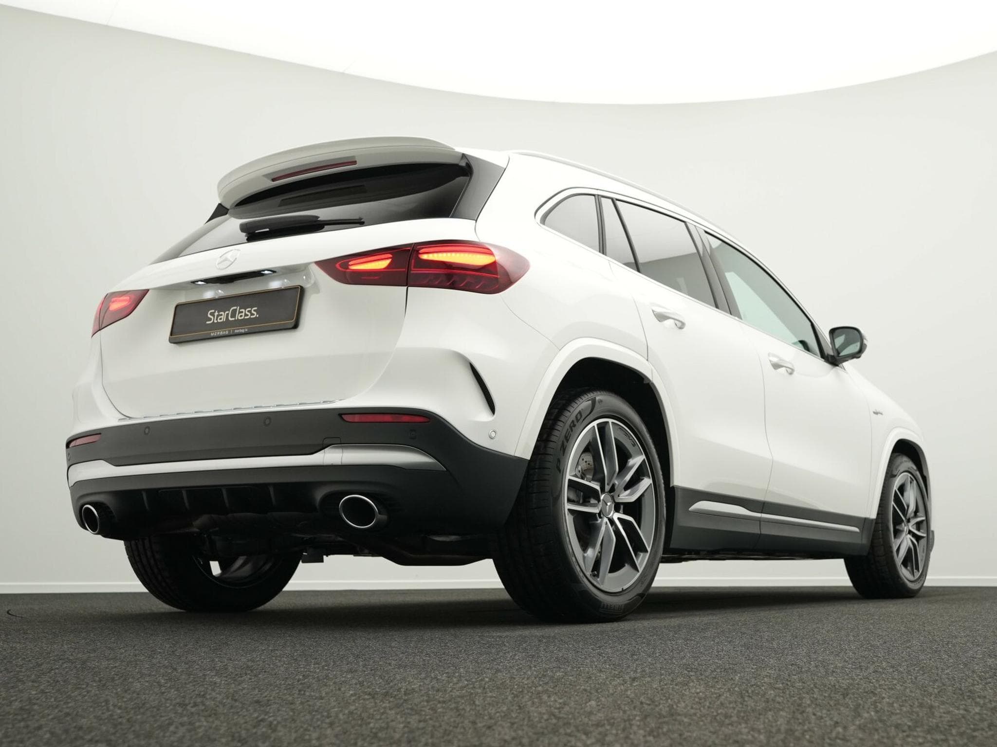 Mercedes GLA 35 AMG 4MATIC Multi+360°+Pano+Kamera+Memo (2024) - Photo 9
