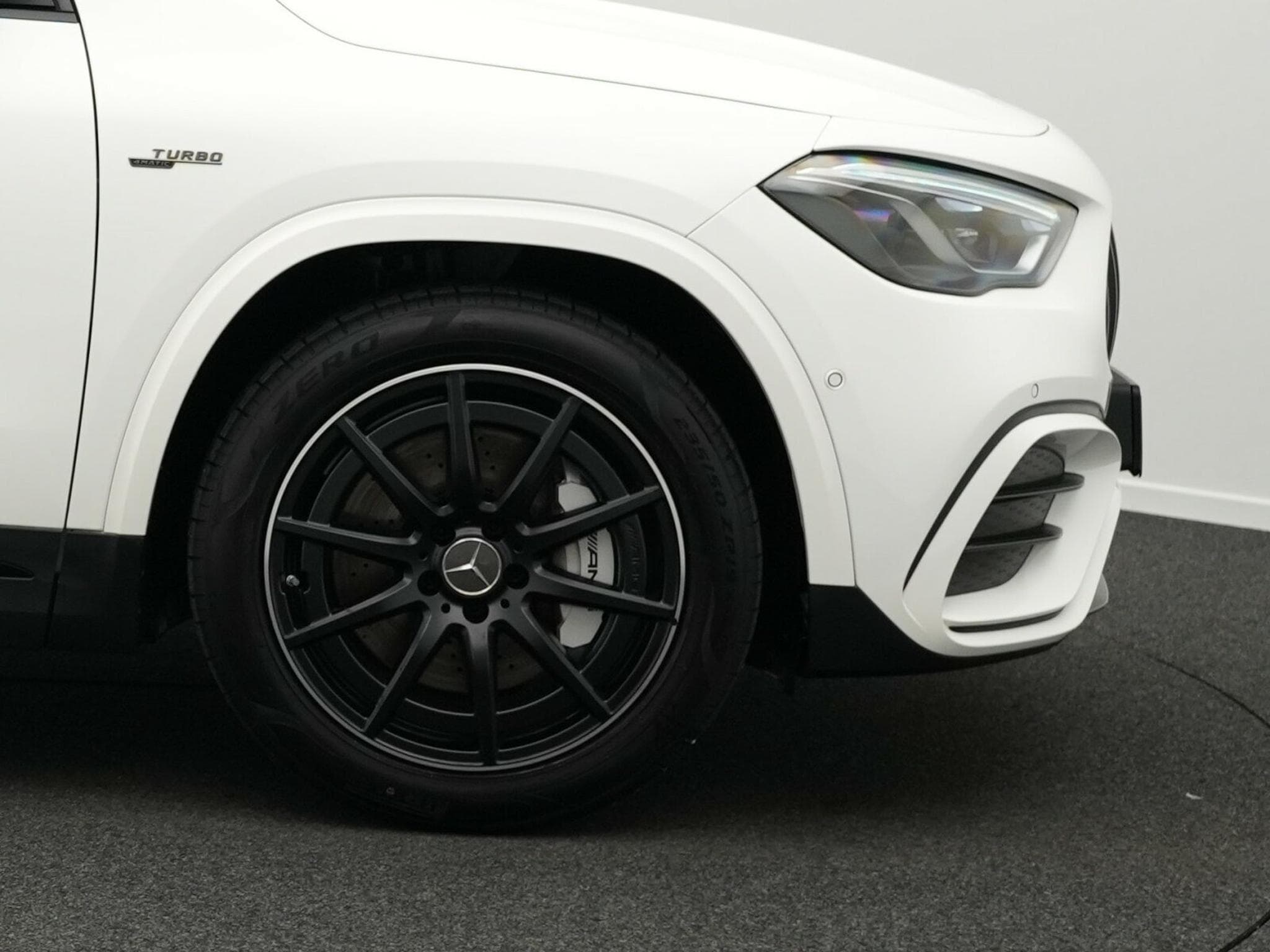 Mercedes GLA 35 AMG 4MATIC Multi+Pano+360°+Night+Burm (2024) - Photo 6
