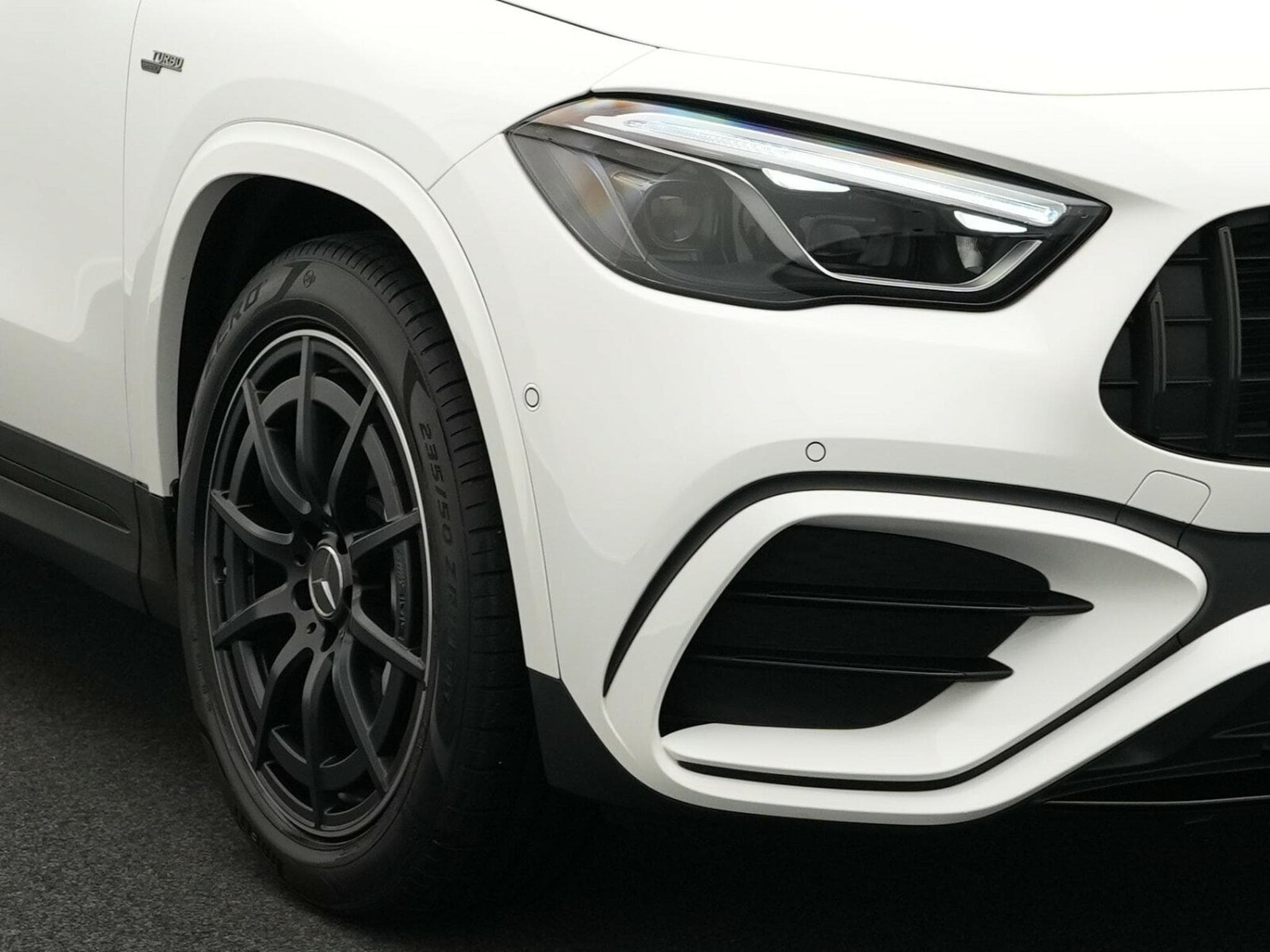 Mercedes GLA 35 AMG 4MATIC Multi+Pano+360°+Night+Burm (2024) - Photo 7