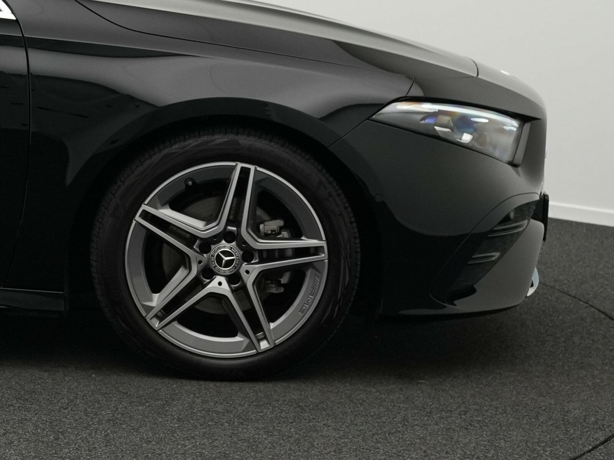 Mercedes A 200 d AMG-Line Multi+Kamera+Ambi (2024) - Foto 6