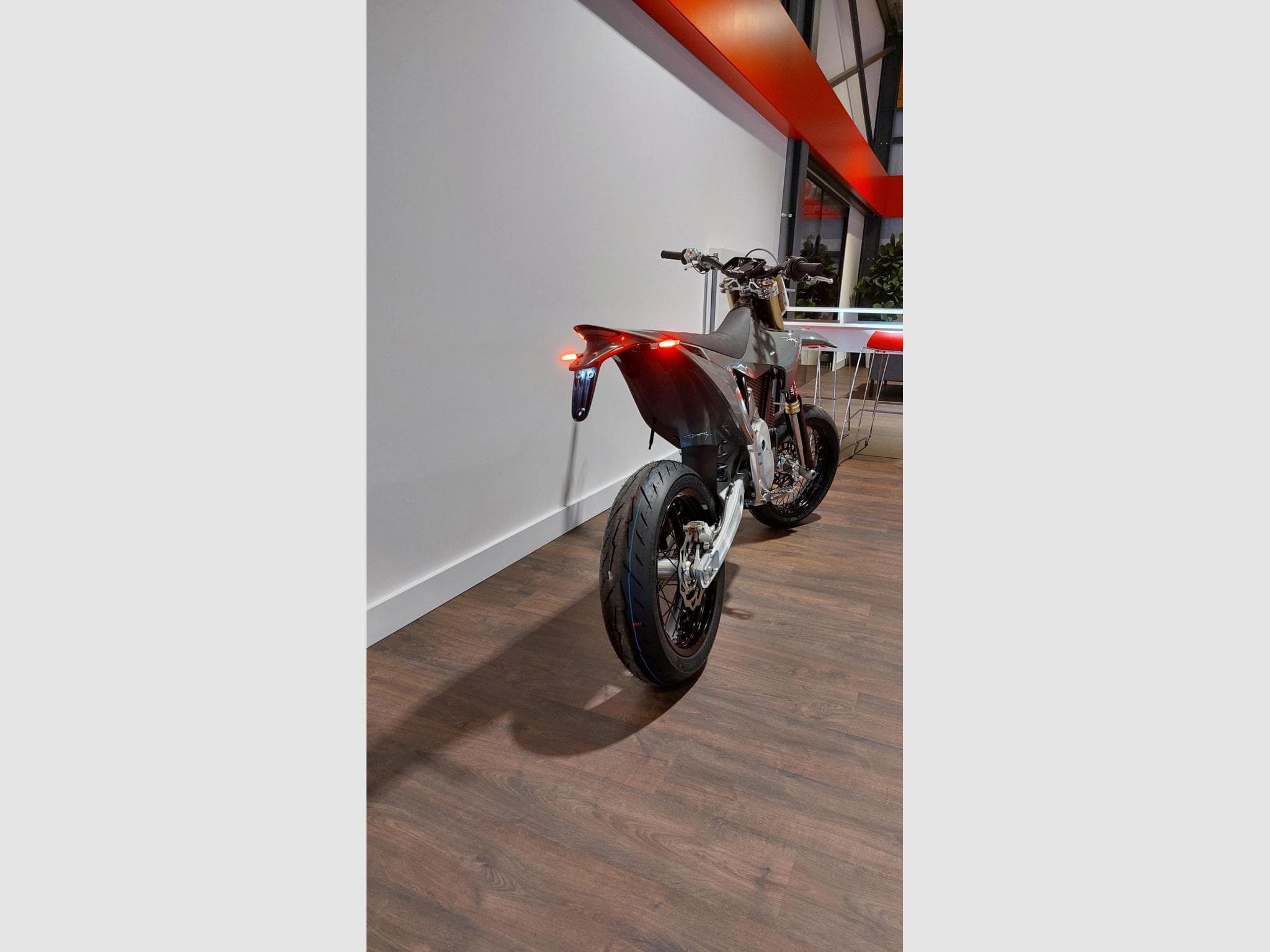 Stark Varg SM (2025) - Foto 2