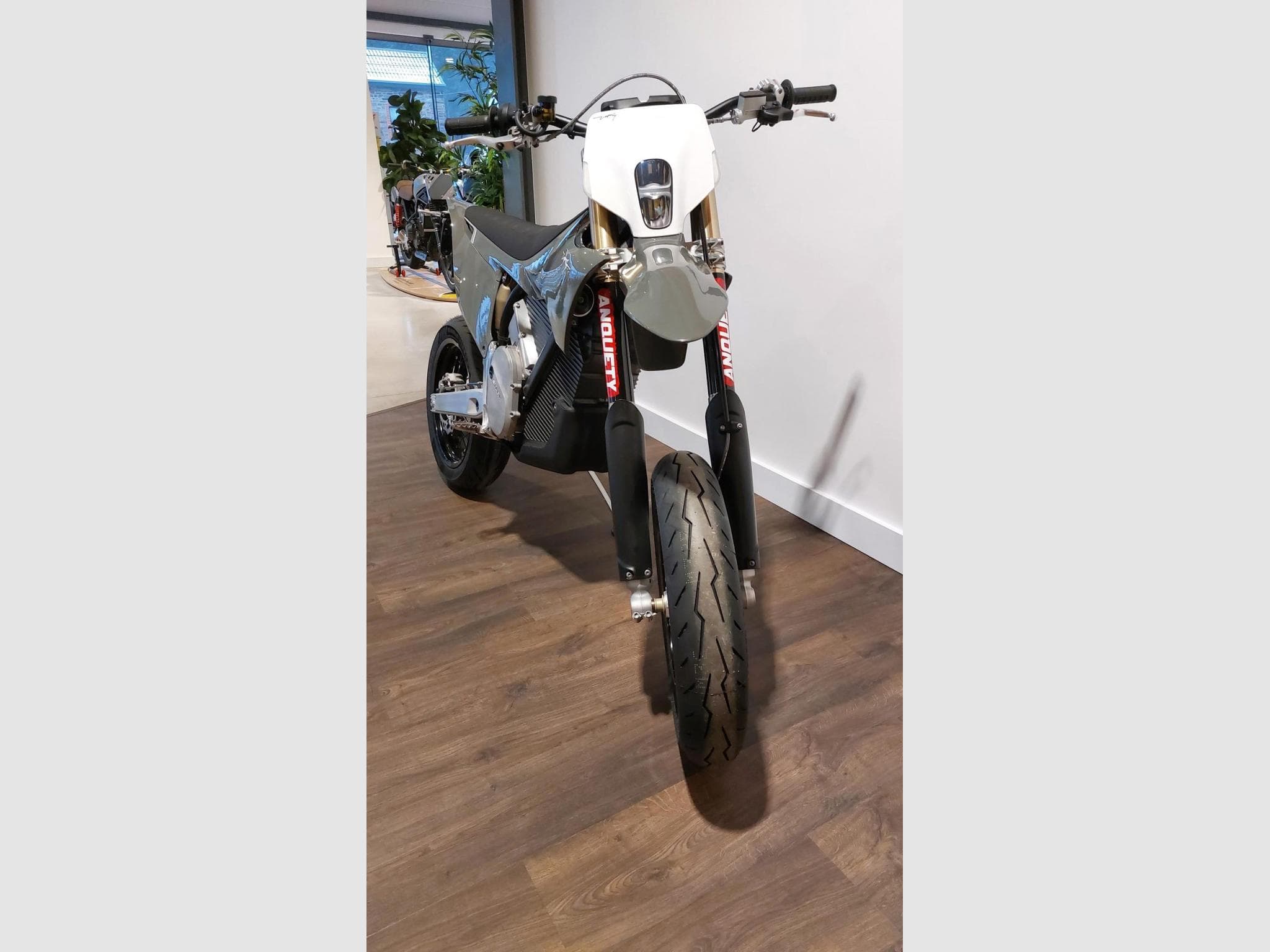 Stark Varg SM (2025) - Foto 3