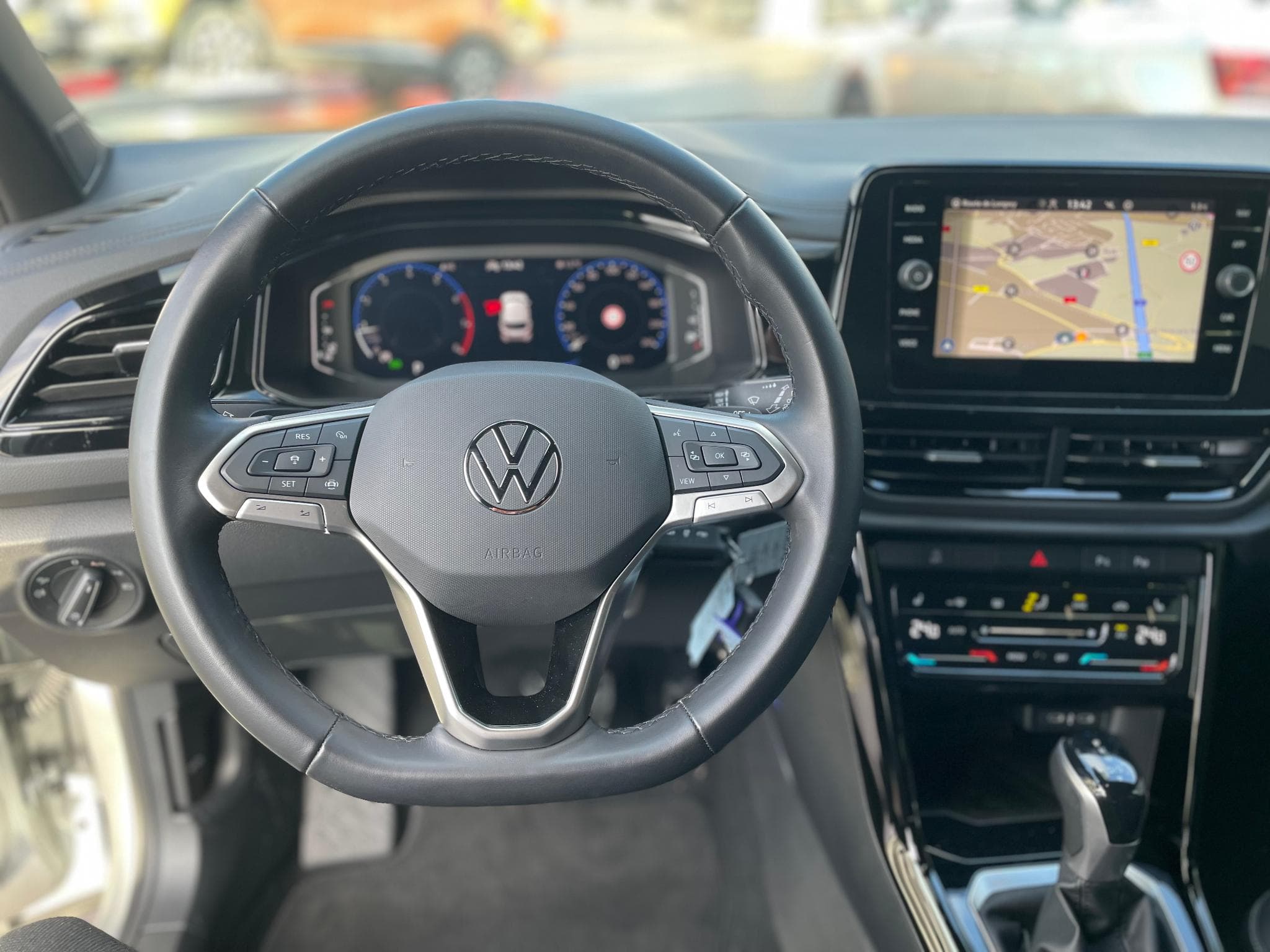 VW T-Roc 1.5L TSi 150 DSG (2024) - Photo 8