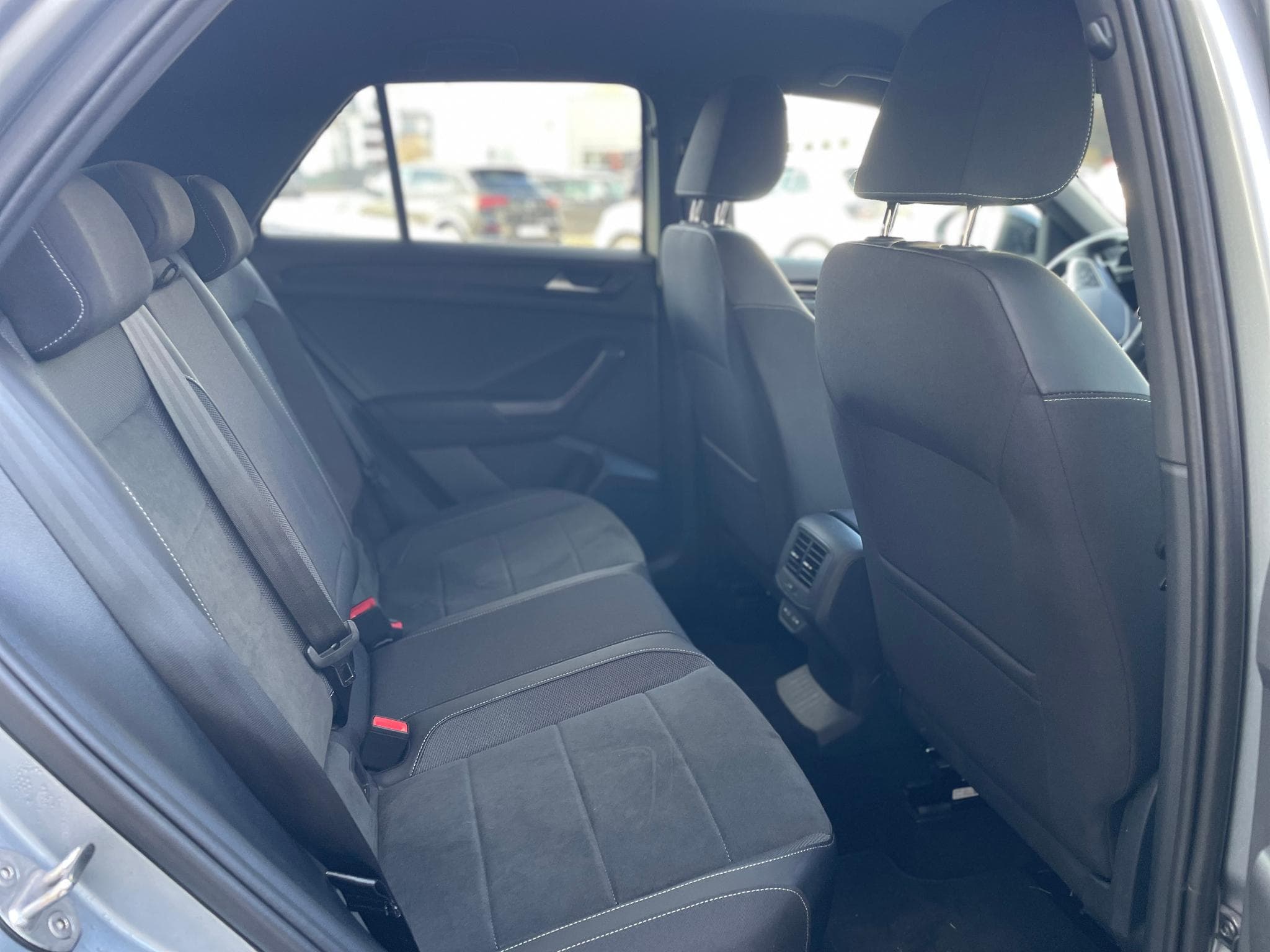 VW T-Roc 1.5L TSi 150 DSG (2024) - Photo 5