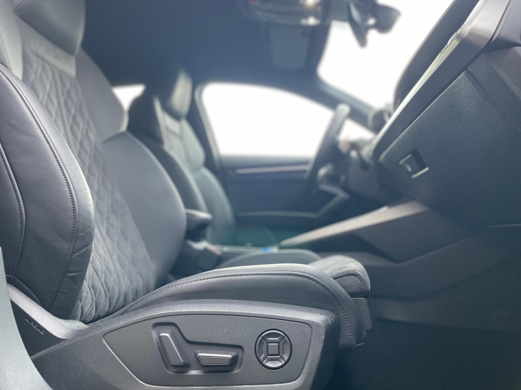 Audi RS3 Limousine 2.5 TFSI quattro S-Tronic (2022) - Photo 4