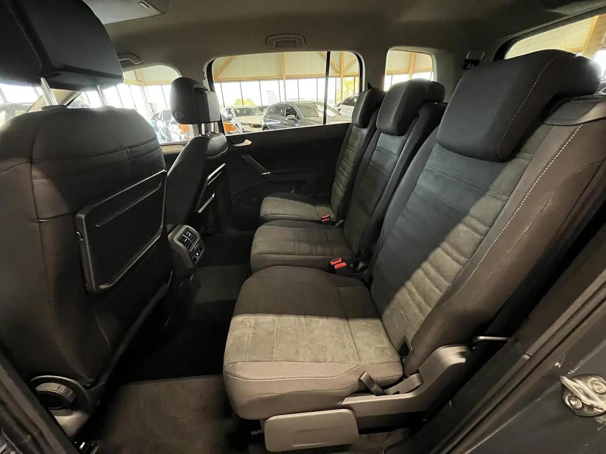 VW Touran (2025) - Foto 10