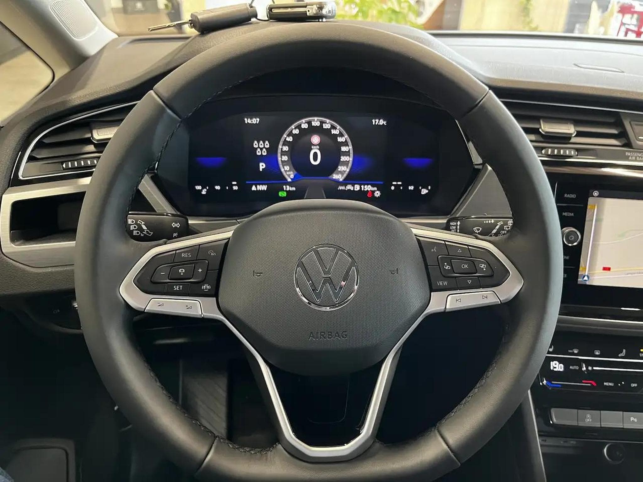 VW Touran (2025) - Foto 11