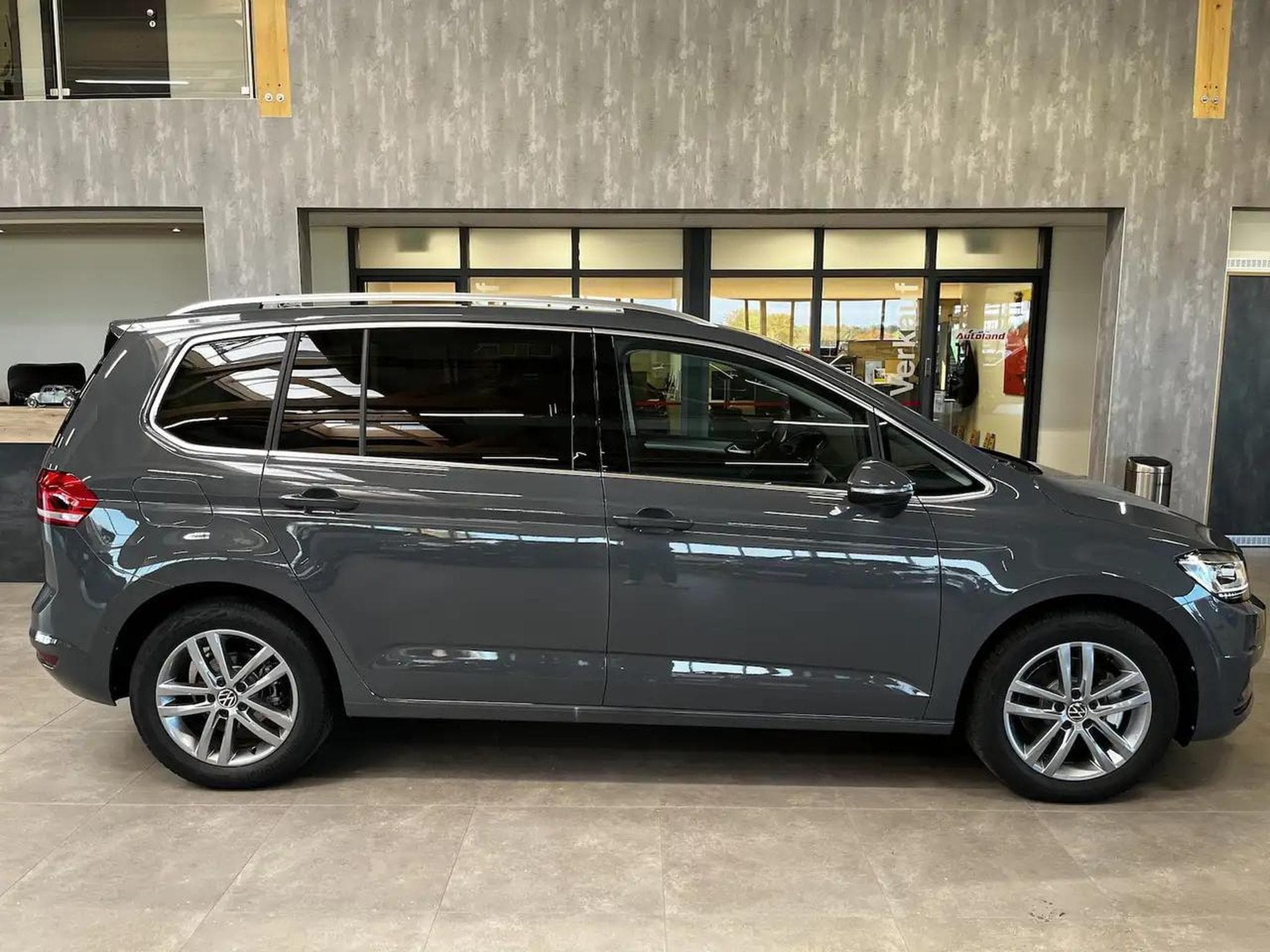 VW Touran (2025) - Foto 2