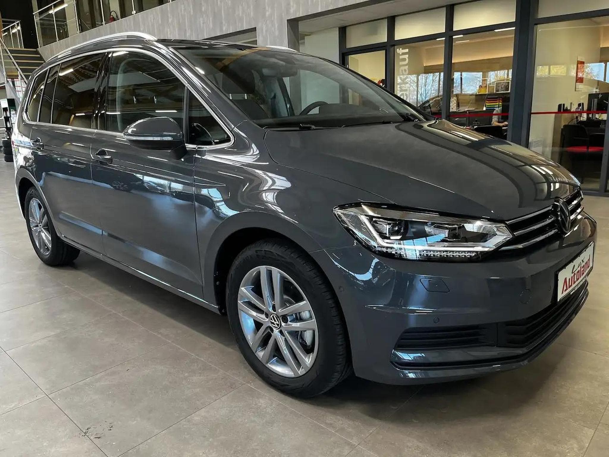 VW Touran (2025) - Foto 3