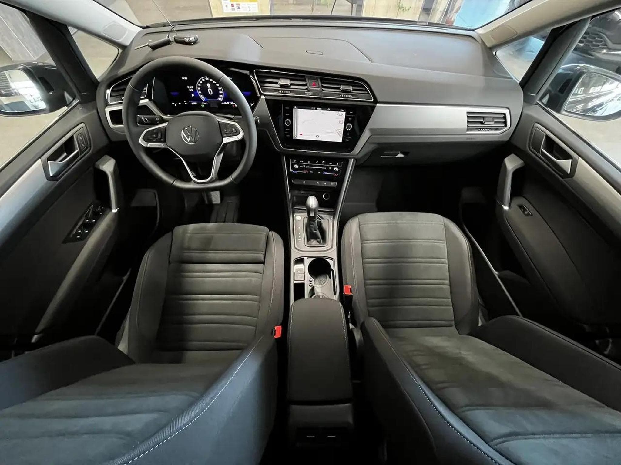 VW Touran (2025) - Foto 8