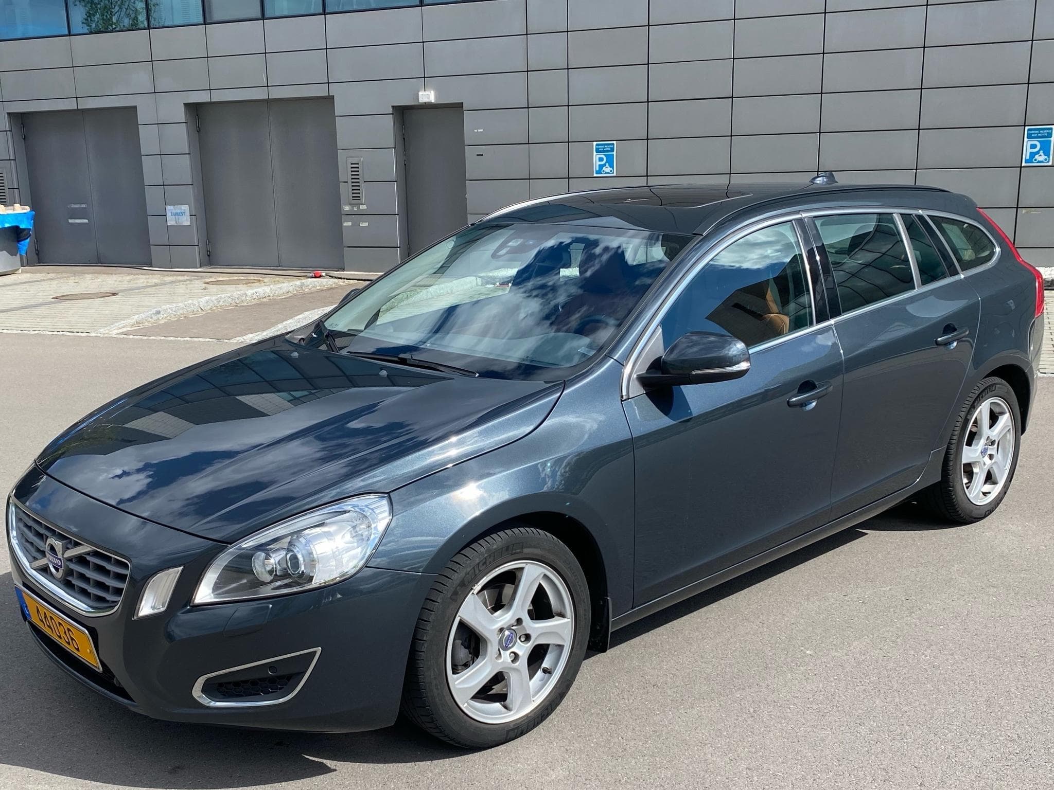 Volvo V60 SUMMUM (2012) - Foto 1