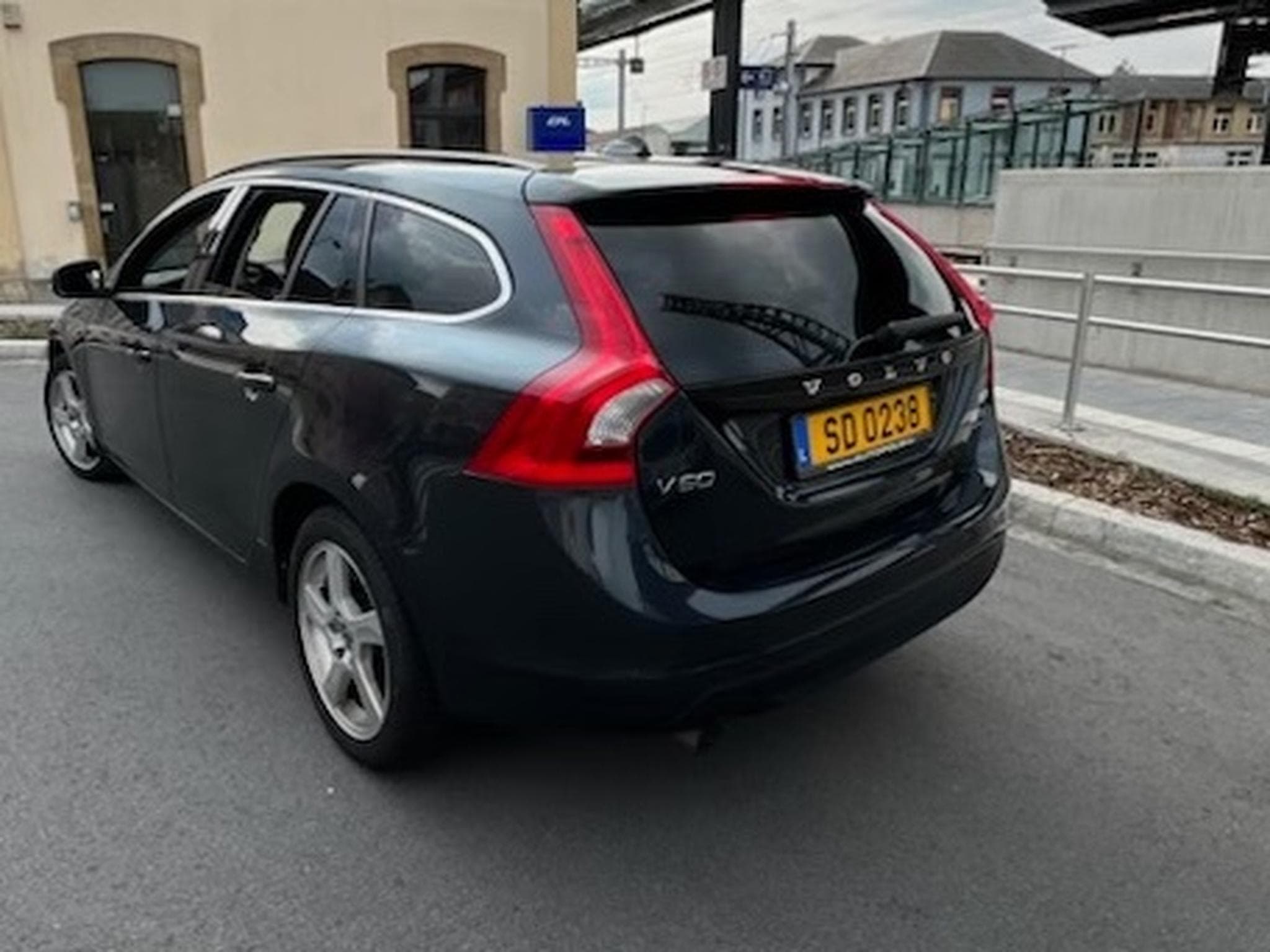 Volvo V60 SUMMUM (2012) - Foto 2
