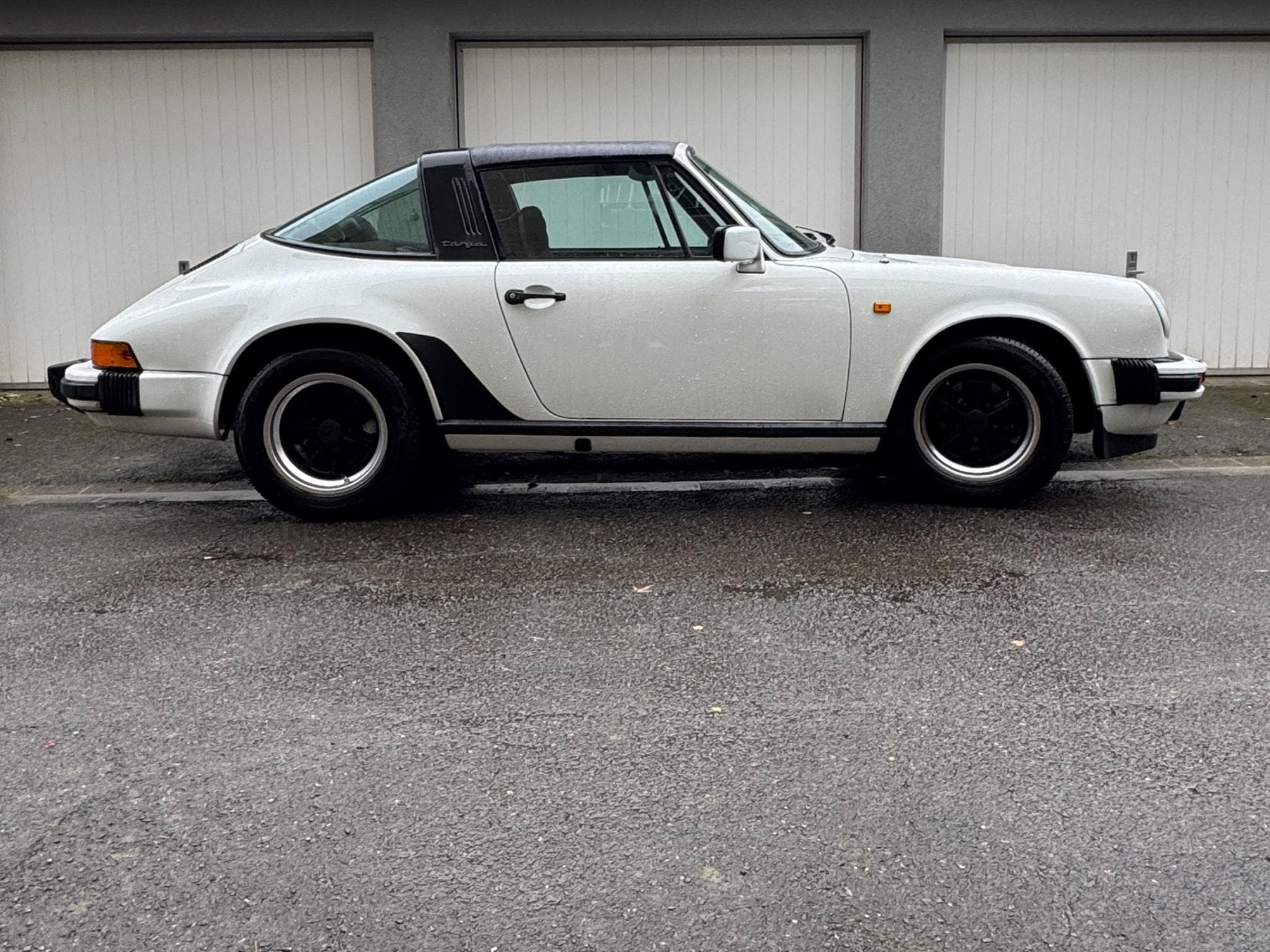 Porsche Carrera GT Targe (1983) - Photo 1