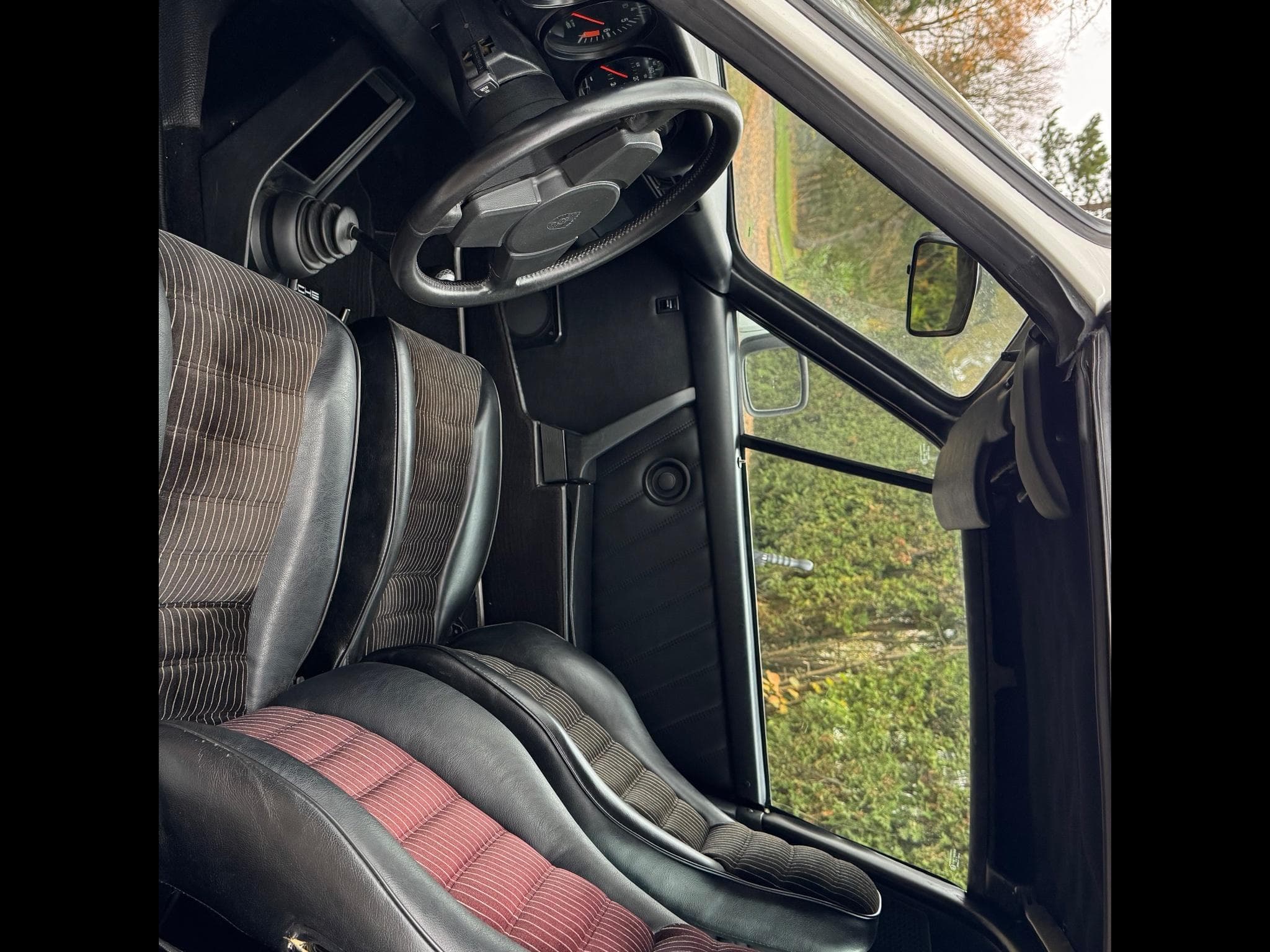 Porsche Carrera GT Targe (1983) - Photo 5