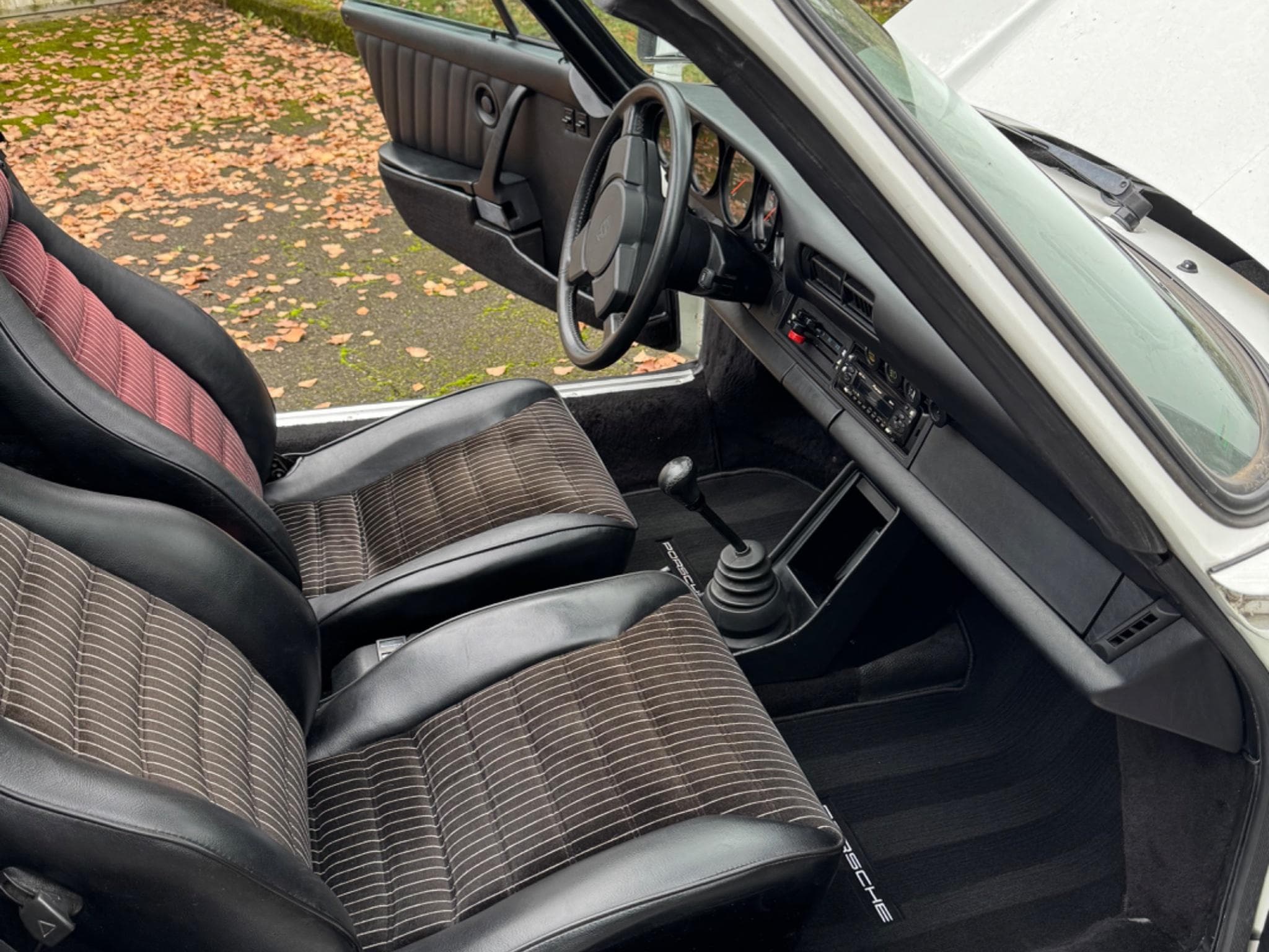 Porsche Carrera GT Targe (1983) - Photo 9