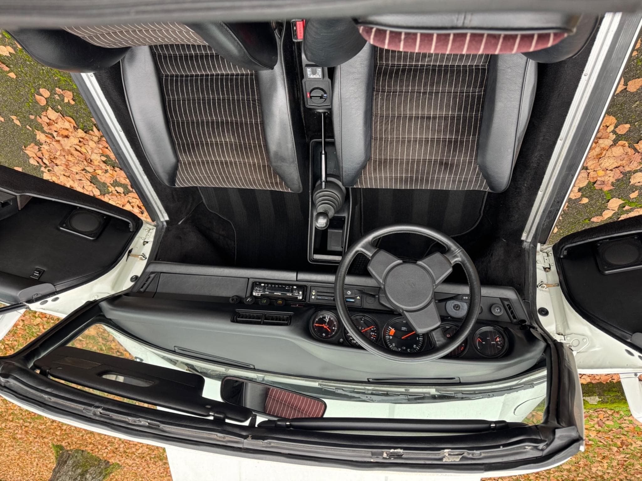 Porsche Carrera GT Targe (1983) - Photo 10